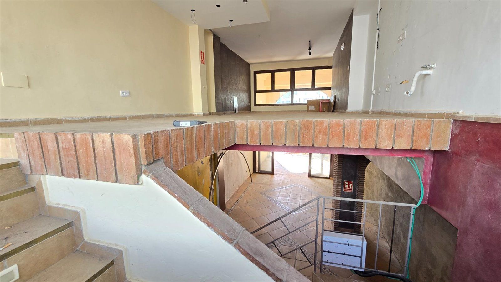 locales-comerciales en benalmadena · puerto-marina 430000€