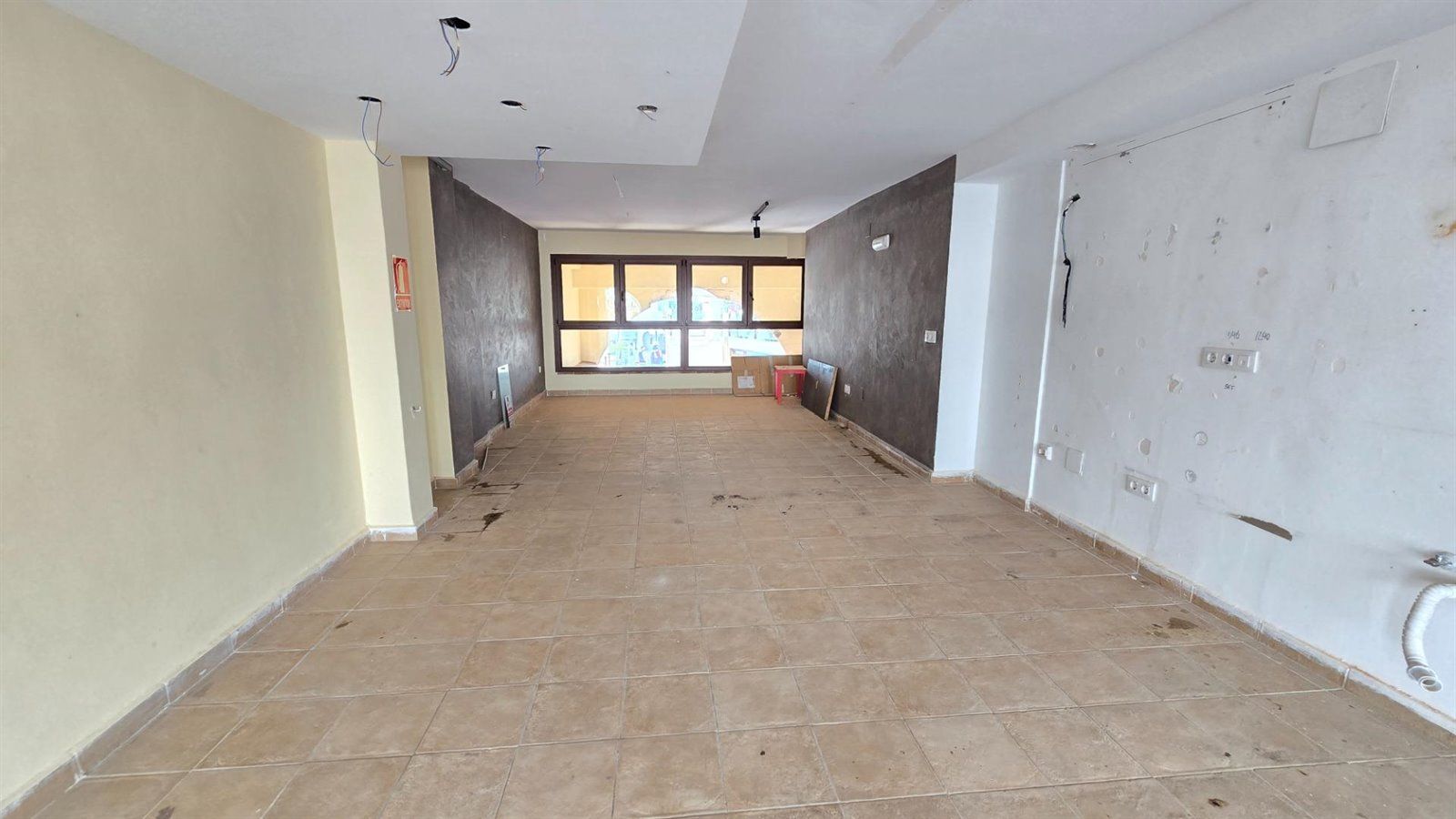 locales-comerciales en benalmadena · puerto-marina 430000€