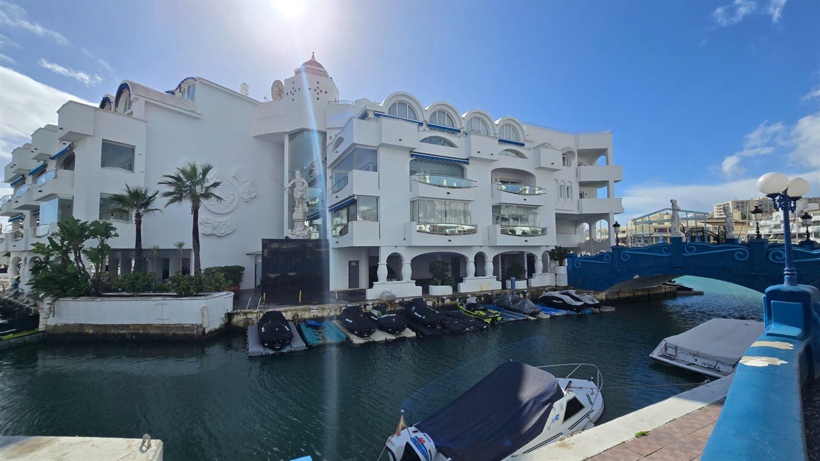 locales-comerciales en benalmadena · puerto-marina 430000€