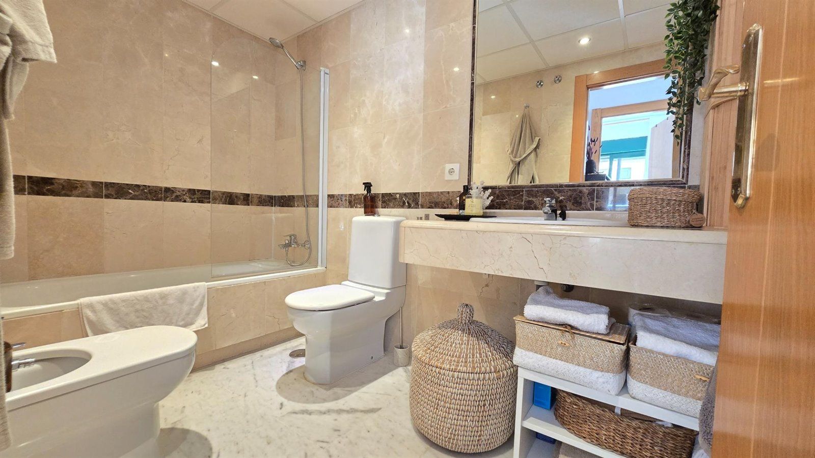 pisos en benalmadena · zona-centro-comercial-torrequebrada 259000€