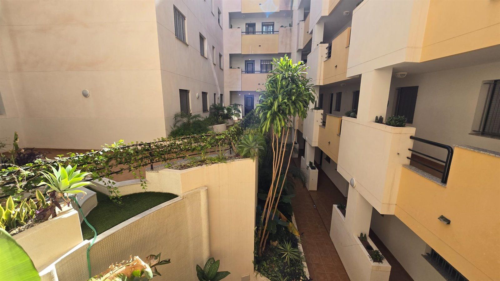 pisos en benalmadena · zona-centro-comercial-torrequebrada 259000€