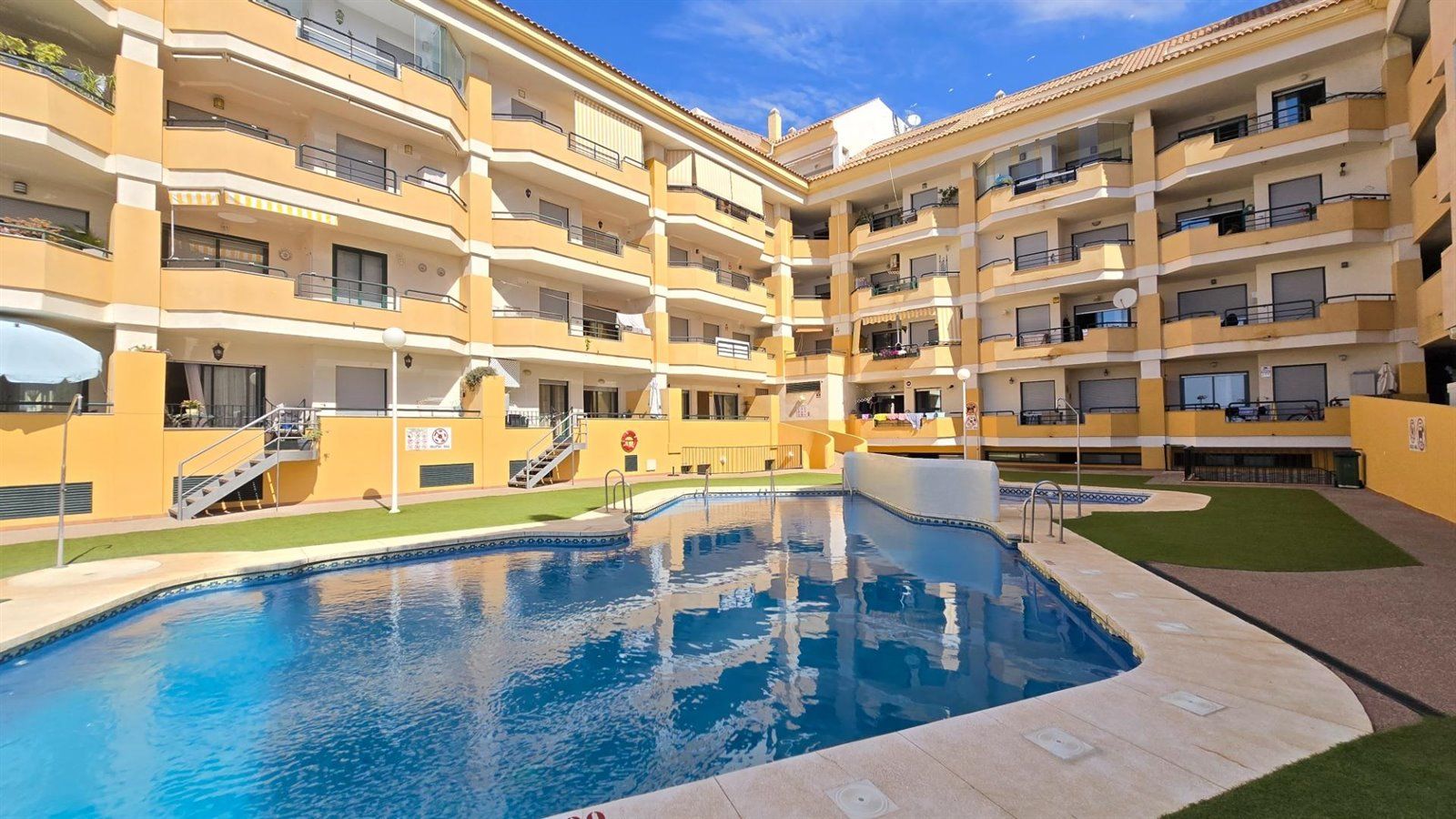 pisos en benalmadena · zona-centro-comercial-torrequebrada 259000€