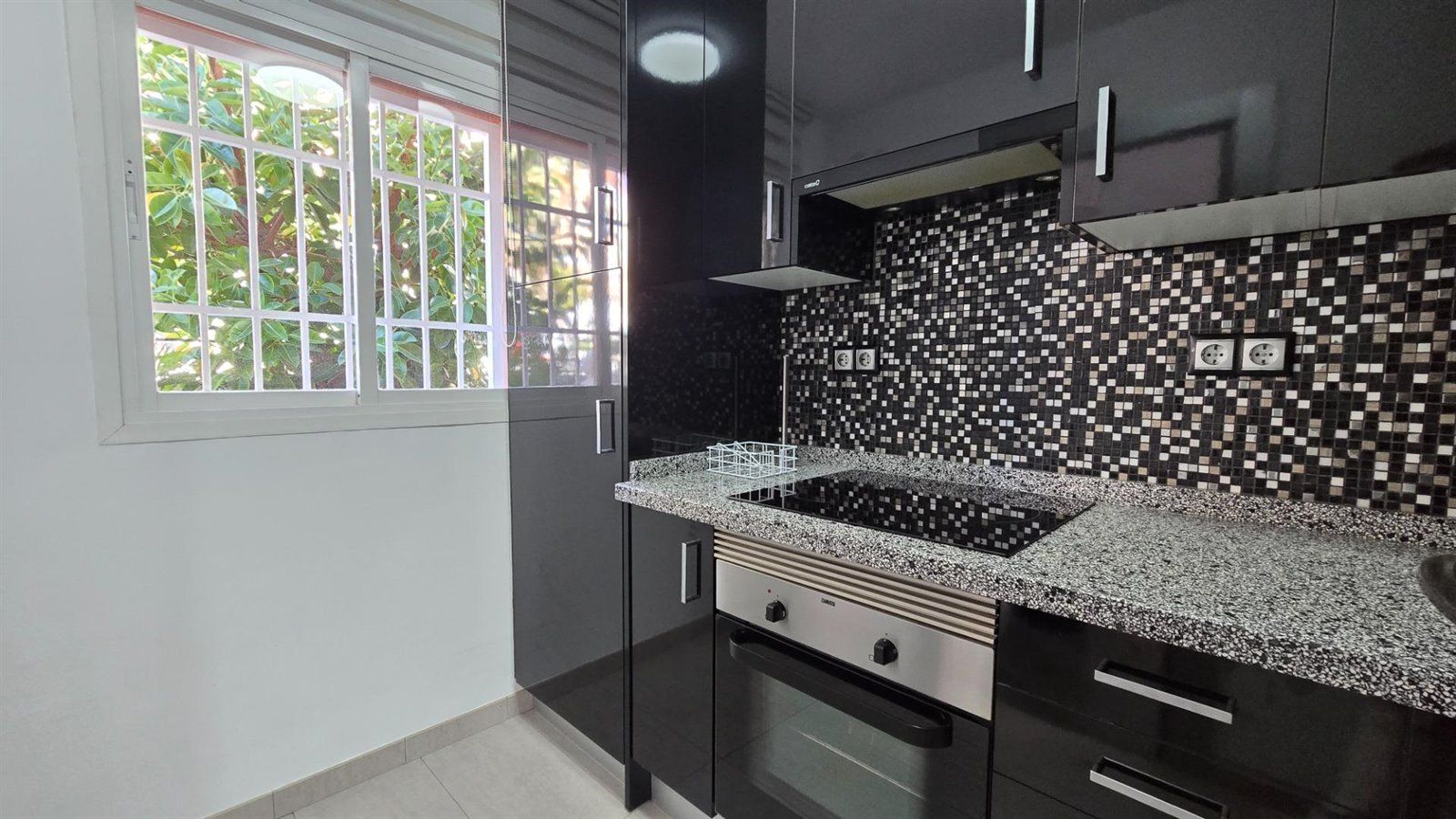 pisos en torremolinos · la-carihuela 438000€