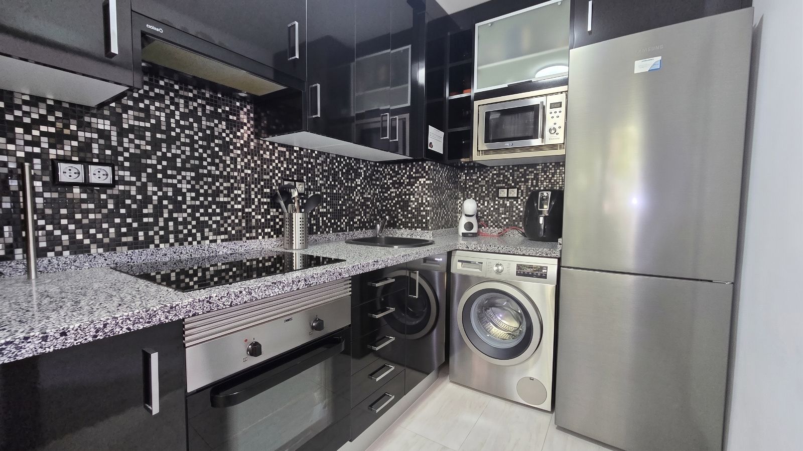 pisos en torremolinos · la-carihuela 385000€