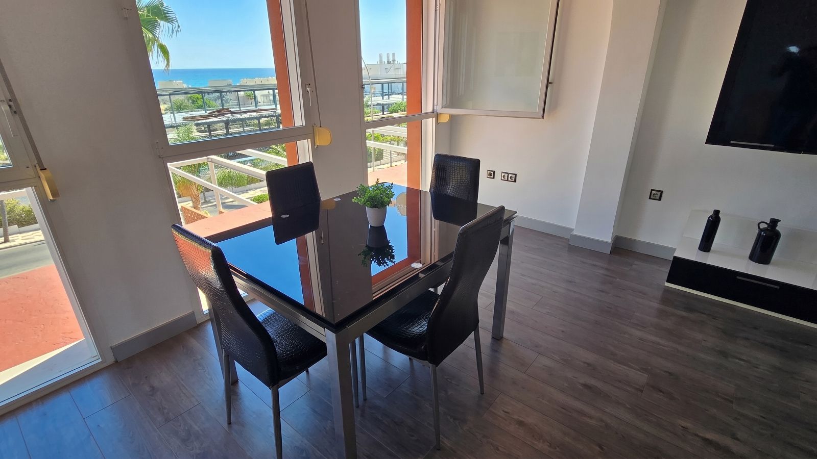 pisos en torremolinos · la-carihuela 385000€