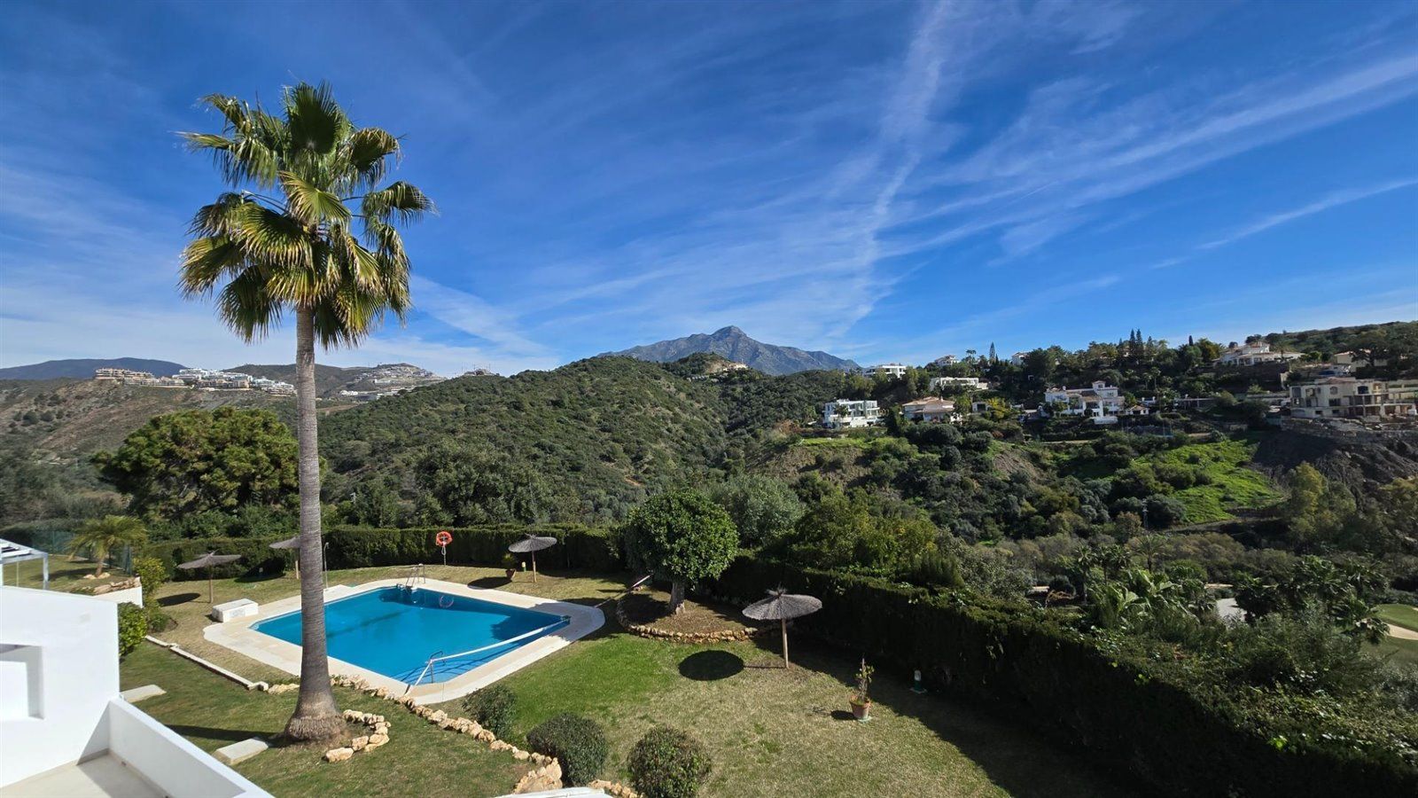 pisos en benahavis · la-quinta 610000€