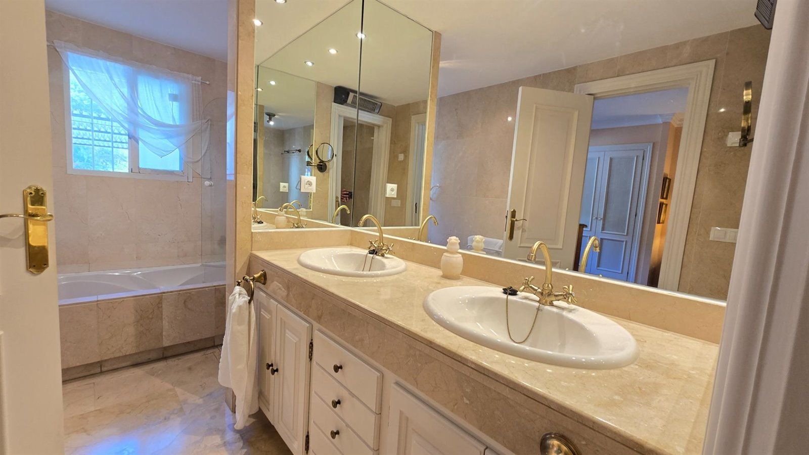 pisos en benahavis · la-quinta 610000€