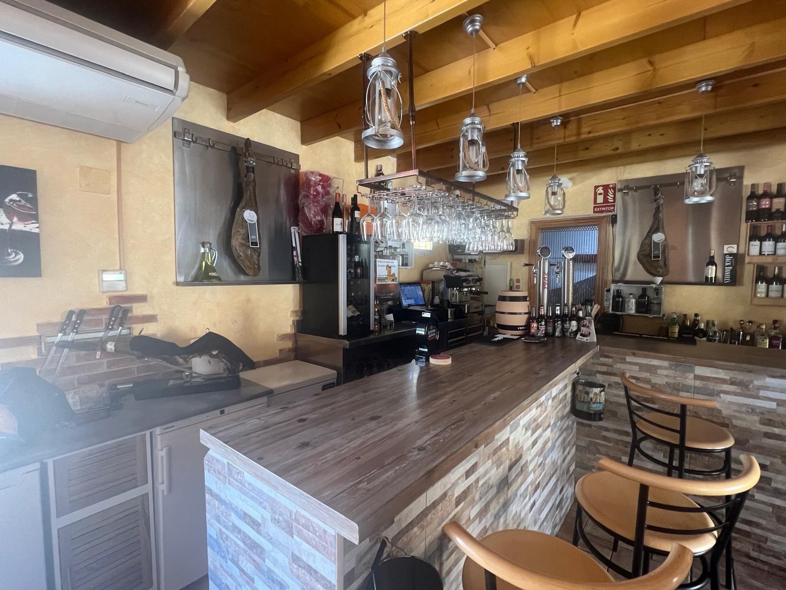 locales-comerciales en oliva ·  350000€
