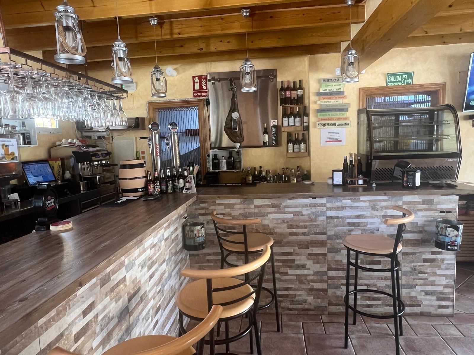 locales-comerciales en oliva ·  350000€