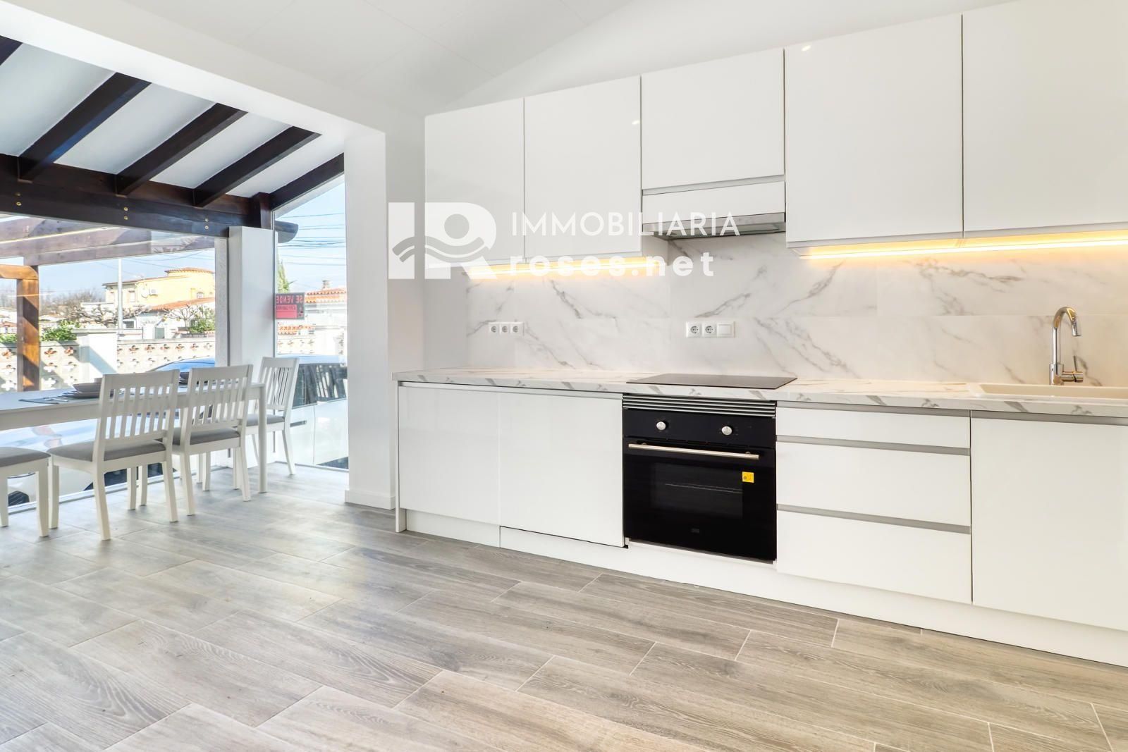 Heim zu verkaufen Empuriabrava, Girona. Ref: 3695. Immo roses.net