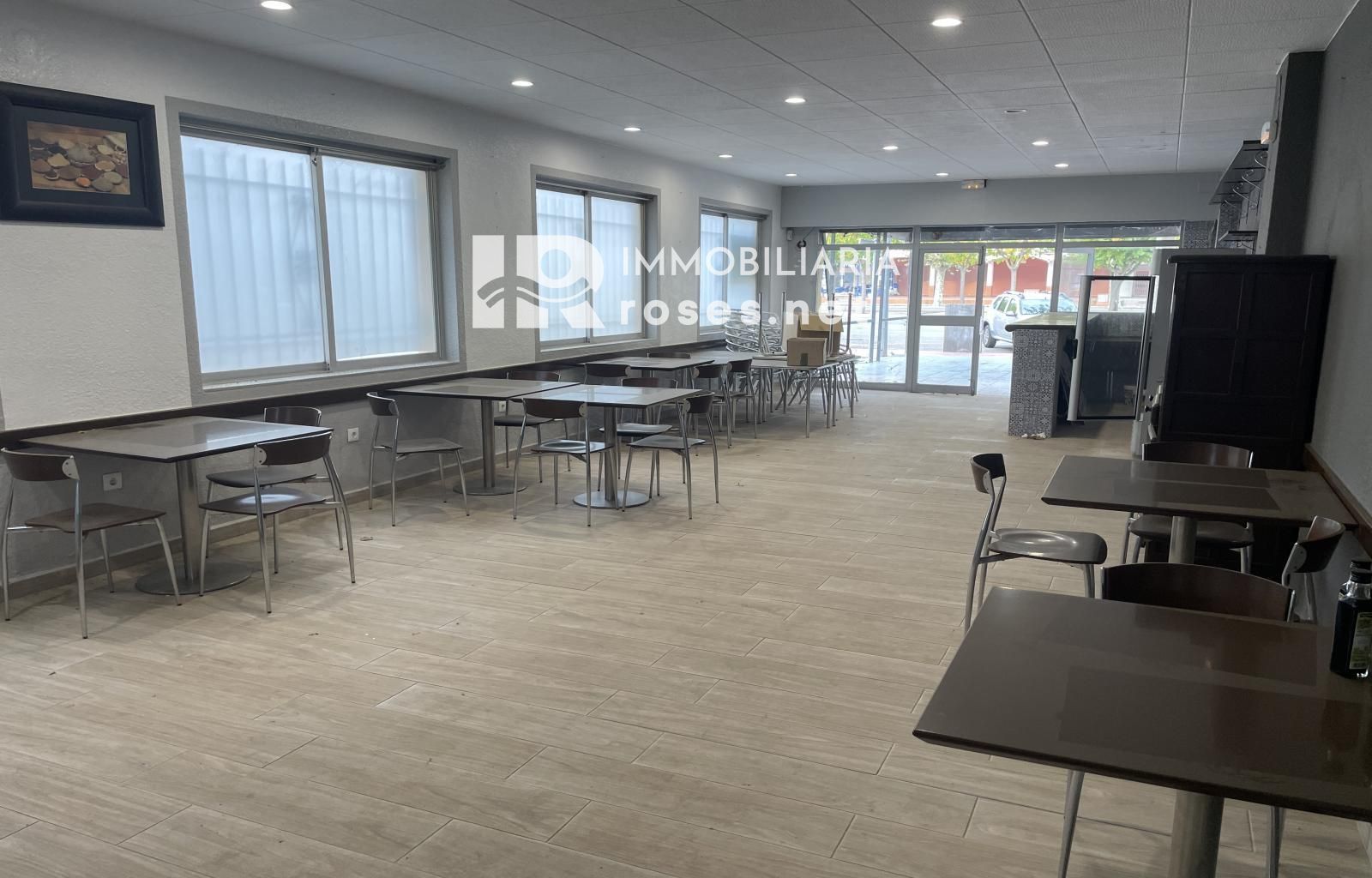 Geschäftsraum zu verkaufen Empuriabrava, Girona. Ref: 3698. Immo roses.net