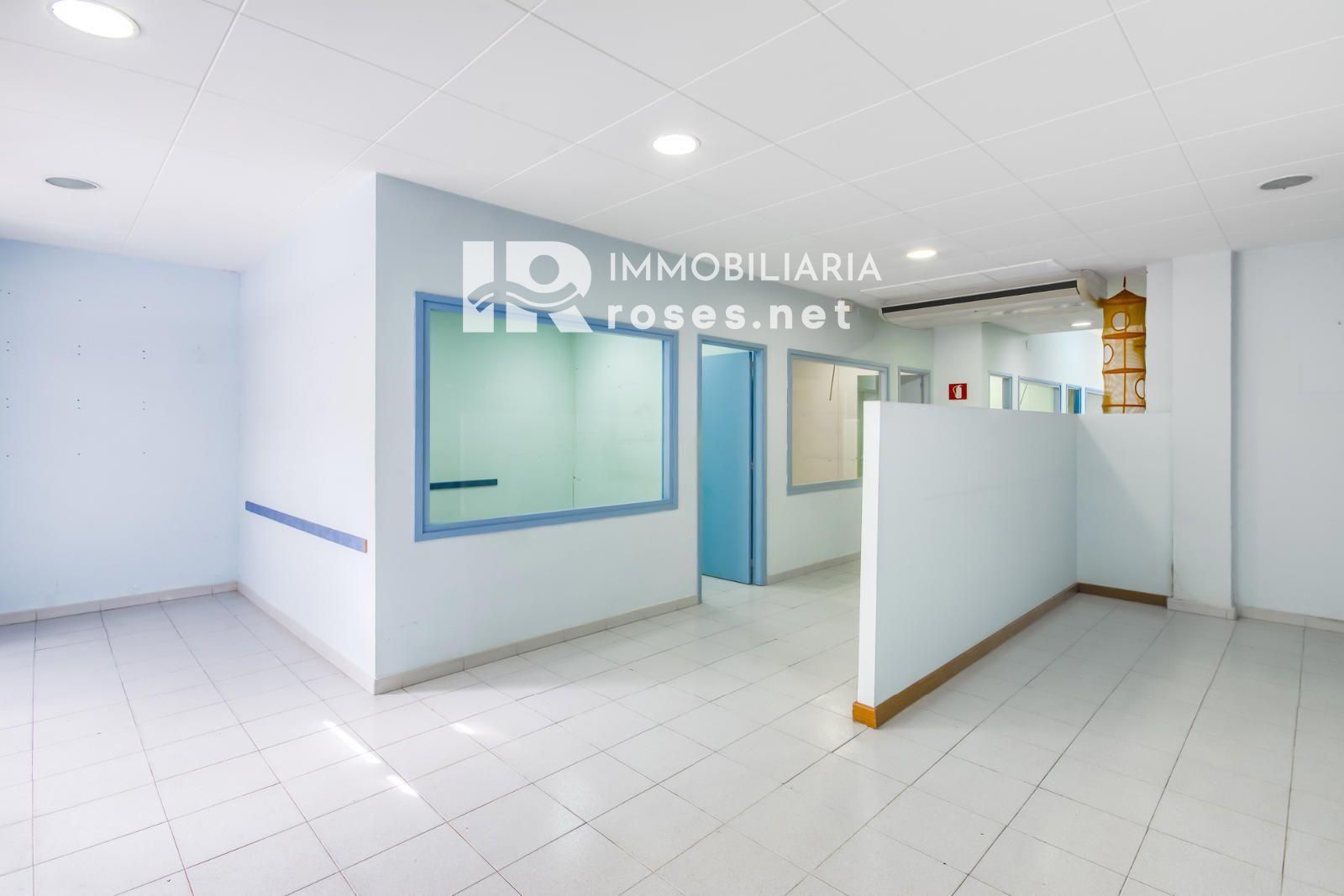 Commercieel Gebouw te koop Roses, Girona. Ref: 3734. Immo roses.net