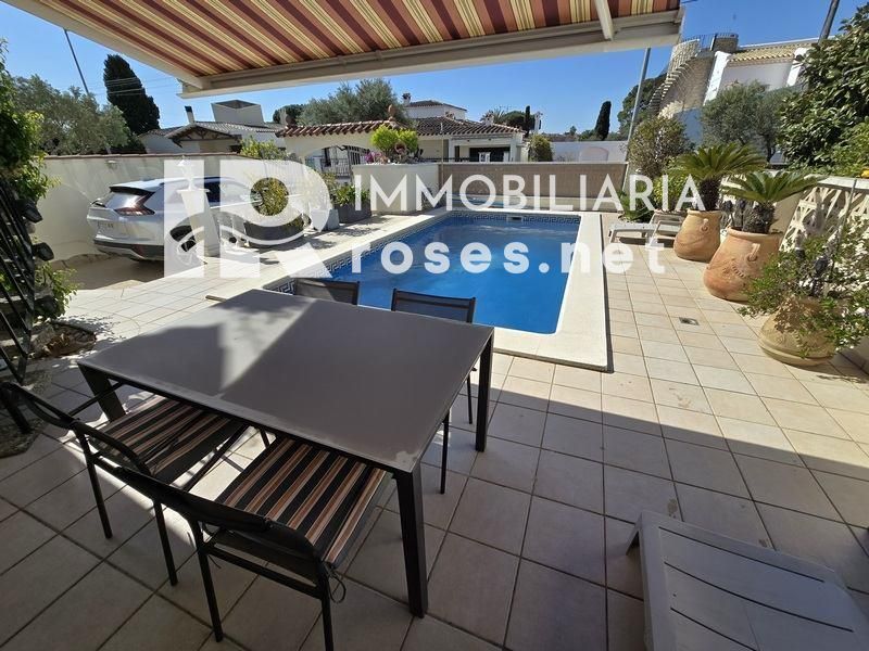 Casa en venta Empuriabrava, Girona. Ref: 3801. Immo roses.net