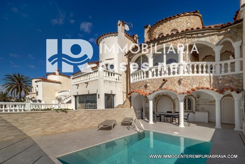 Chalet Independiente en venta Empuriabrava, Girona. Ref: 3899. Immo roses.net