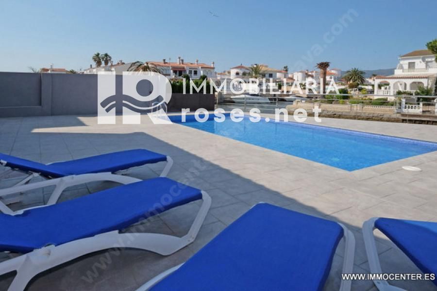 Chalet Independiente en venta Empuriabrava, Girona. Ref: 3903. Immo roses.net