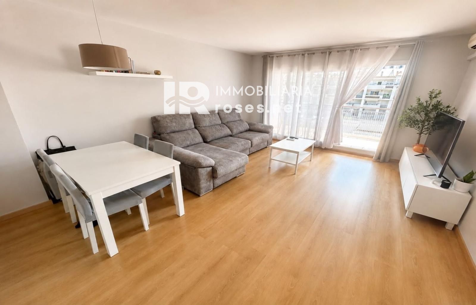 Flat - Apartment for sale Roses, Girona. Ref: 3927. Immo roses.net