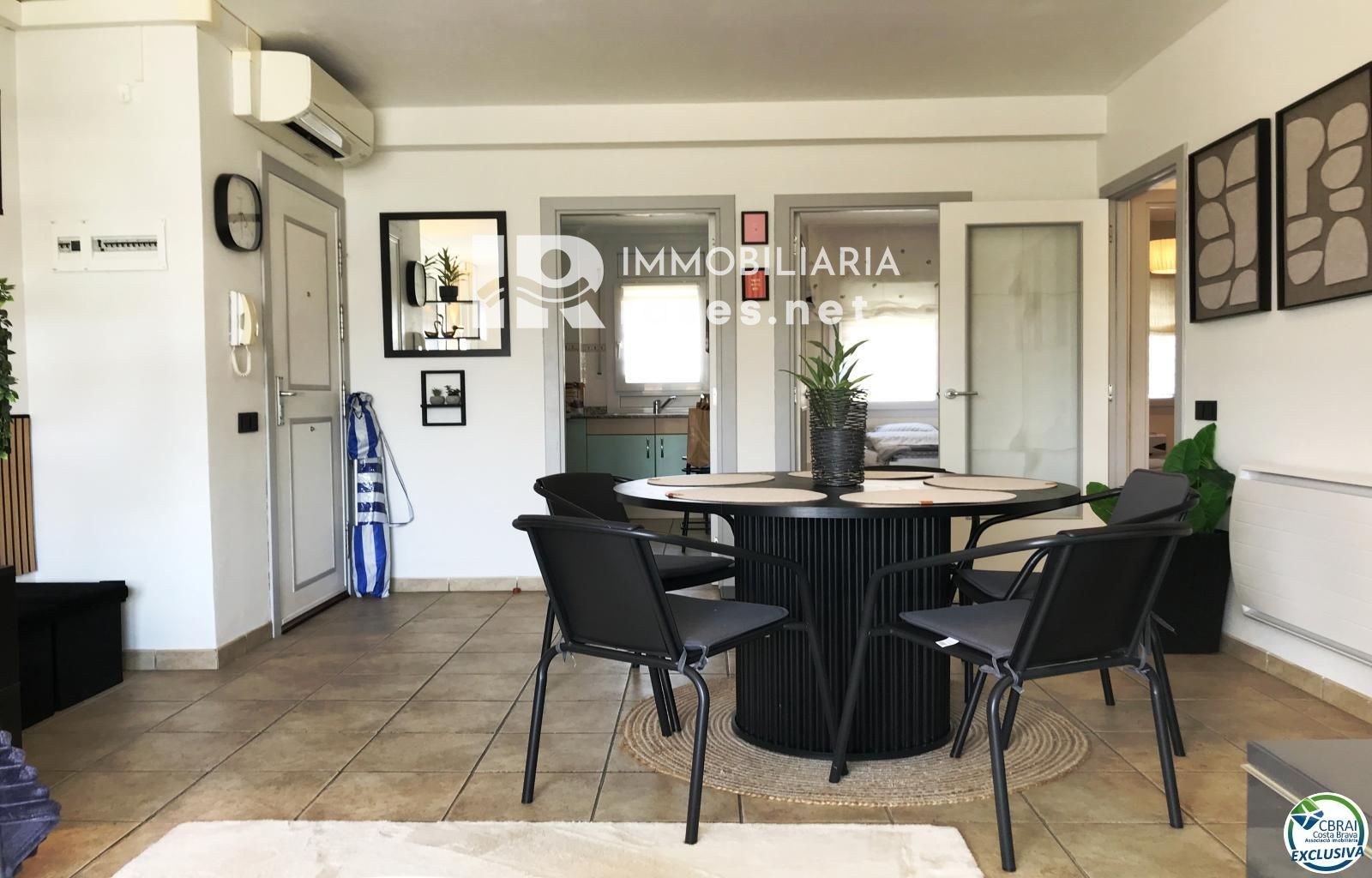 Apartamento de 3 habitaciones con piscina y aparcamiento privado en Santa Margarita Roses