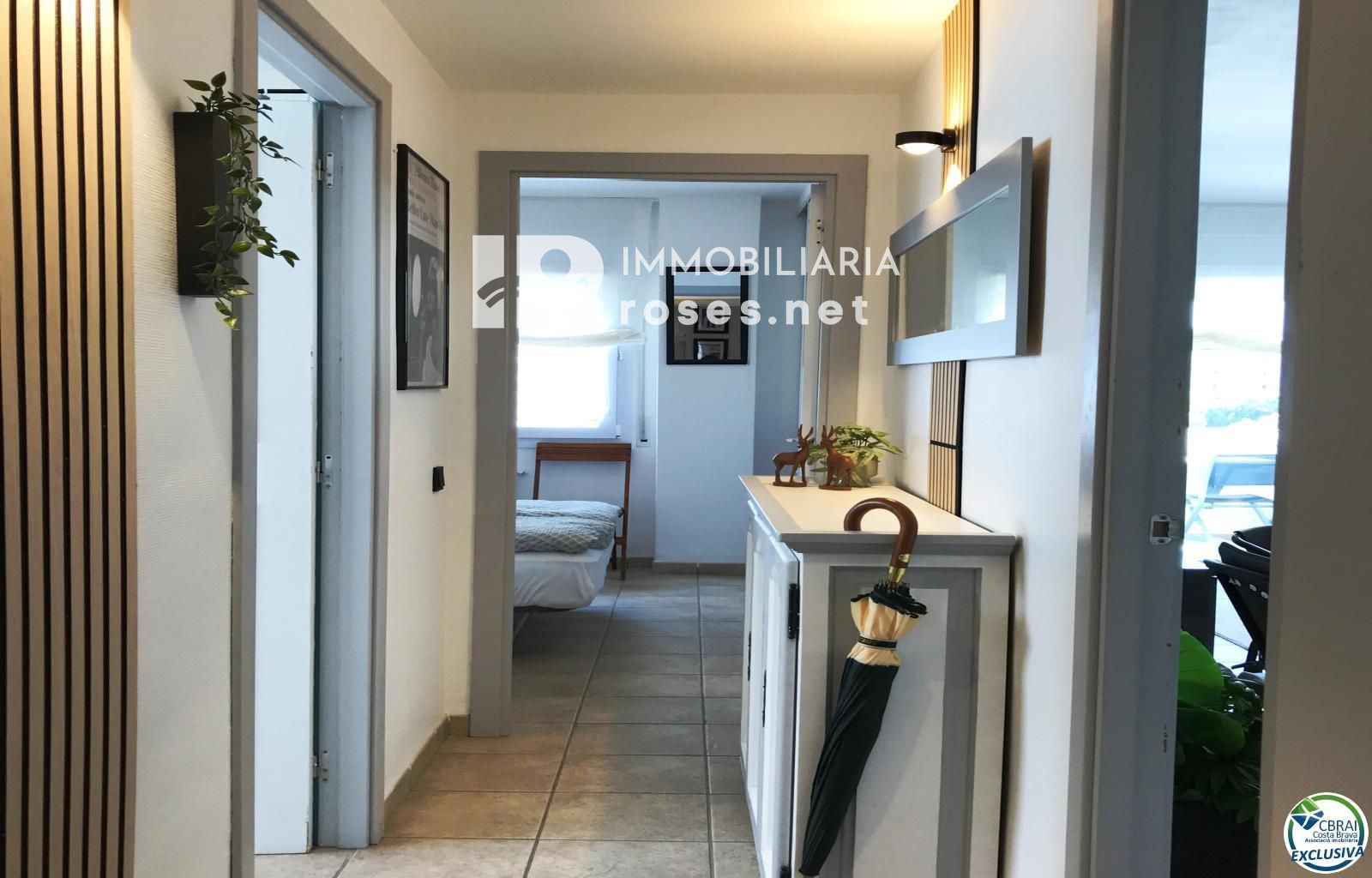 Apartamento de 3 habitaciones con piscina y aparcamiento privado en Santa Margarita Roses