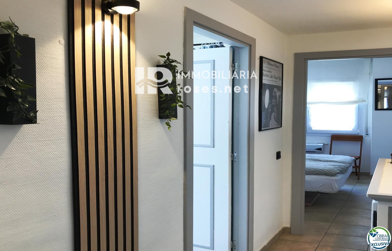 Apartamento de 3 habitaciones con piscina y aparcamiento privado en Santa Margarita Roses