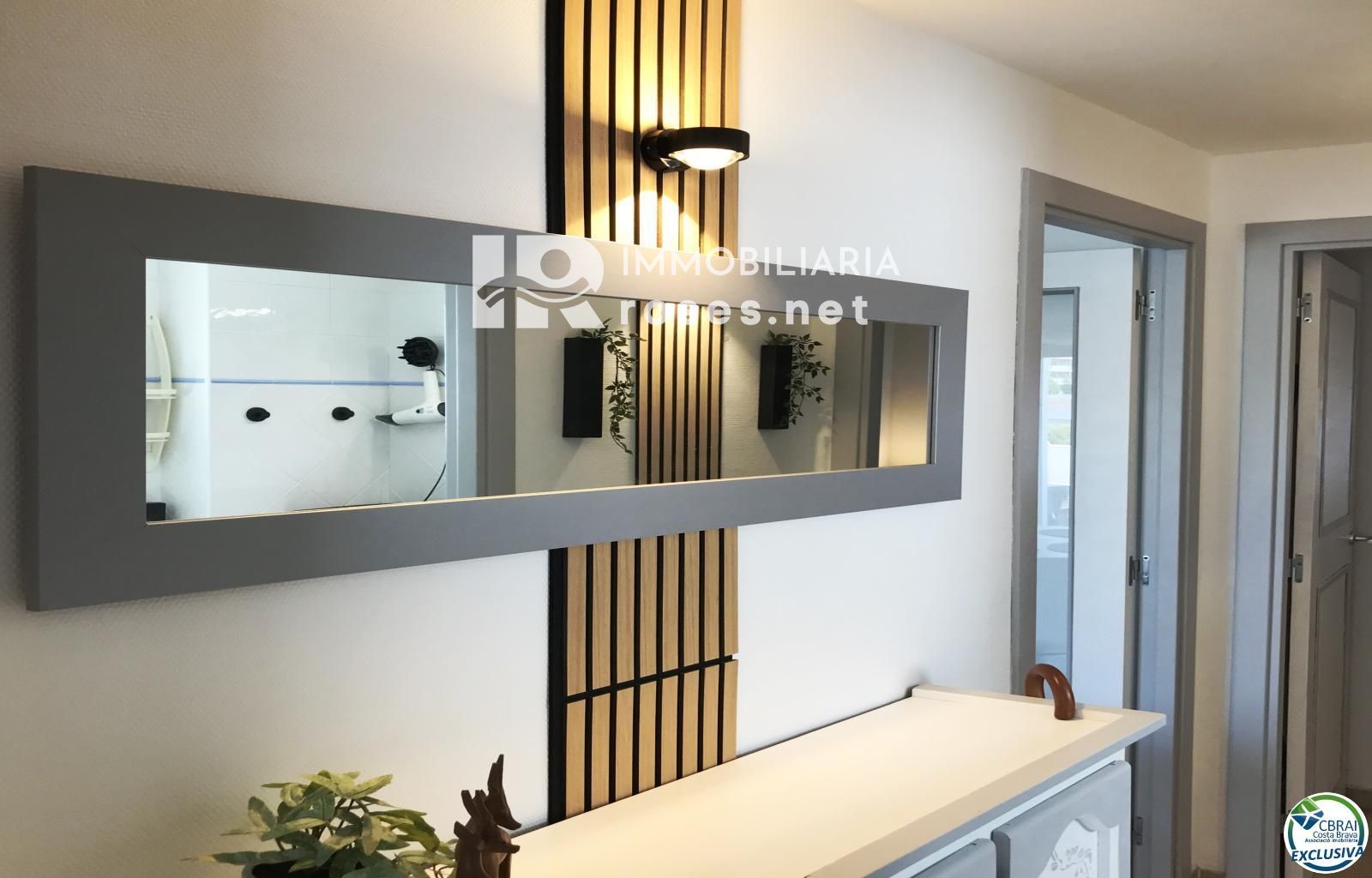 Apartamento de 3 habitaciones con piscina y aparcamiento privado en Santa Margarita Roses