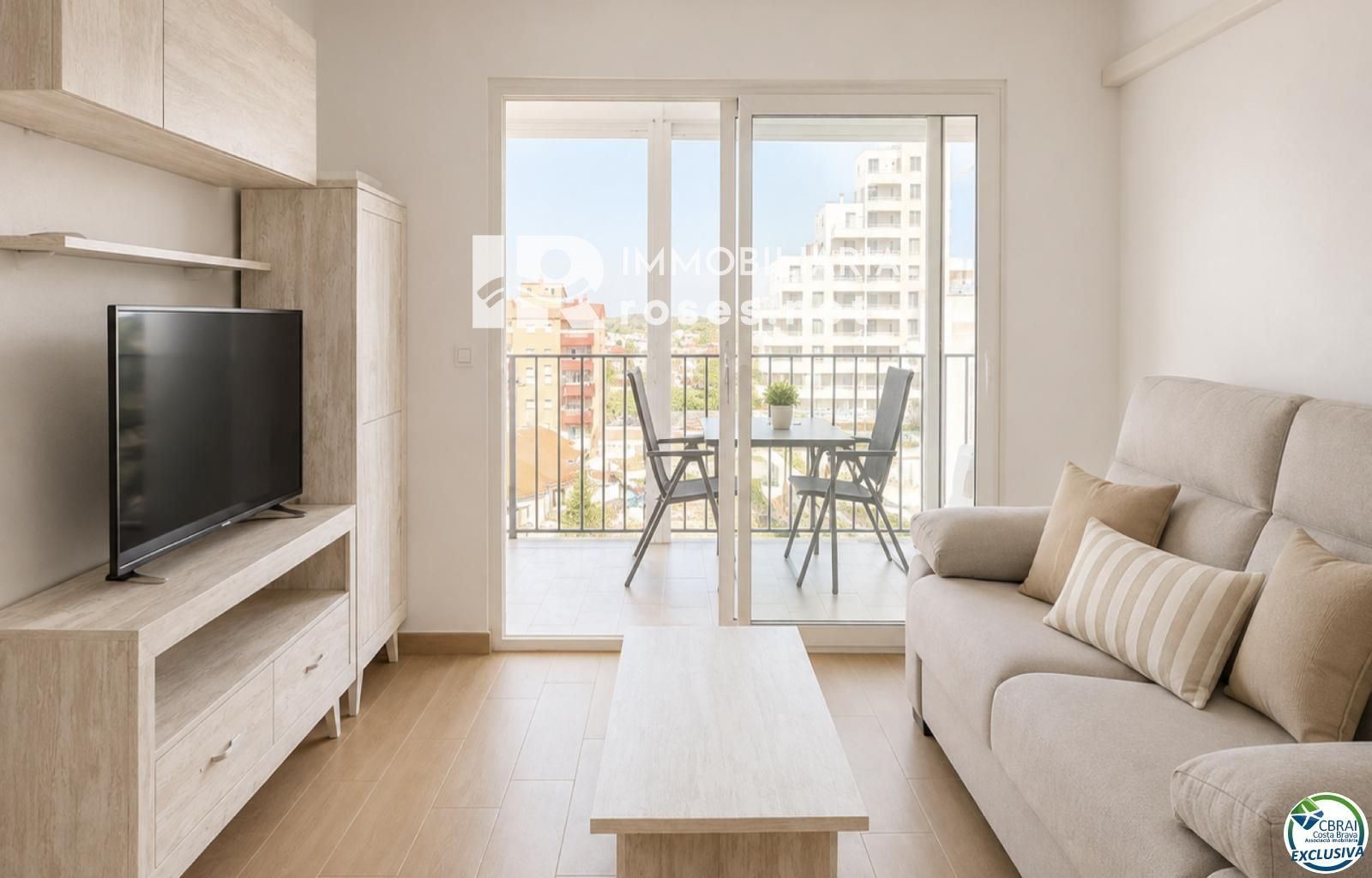 Apartamento totalmente reformado a 100 metros de la playa con Licencia Turistica