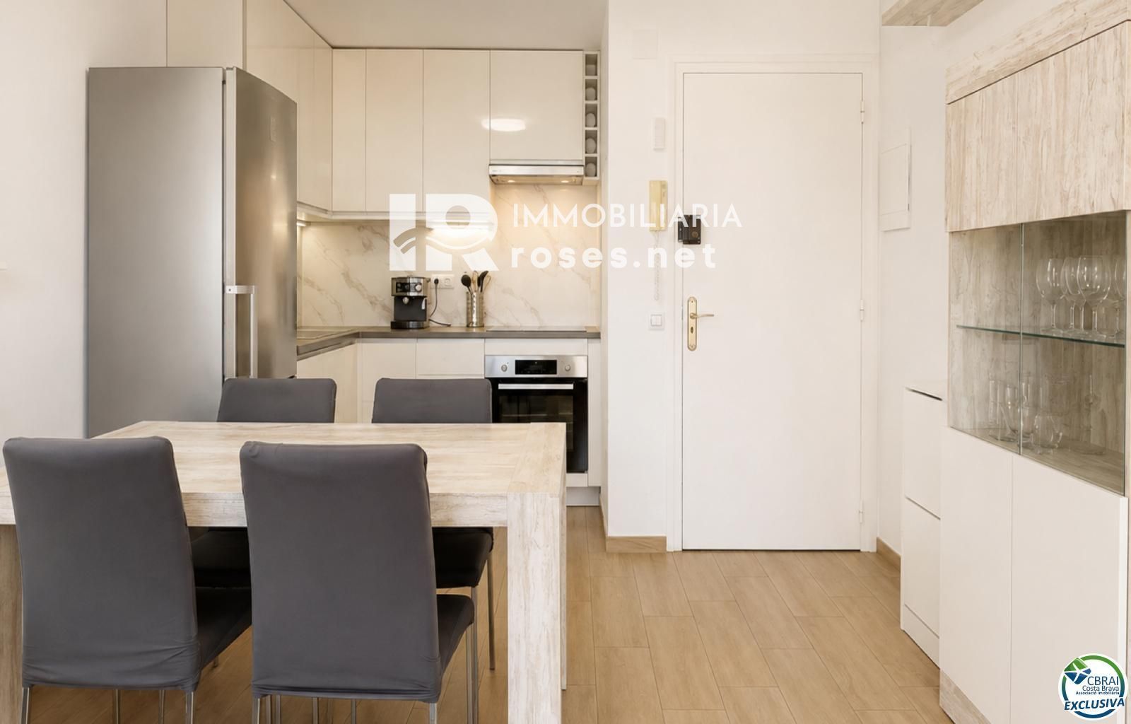 Apartamento totalmente reformado a 100 metros de la playa con Licencia Turistica