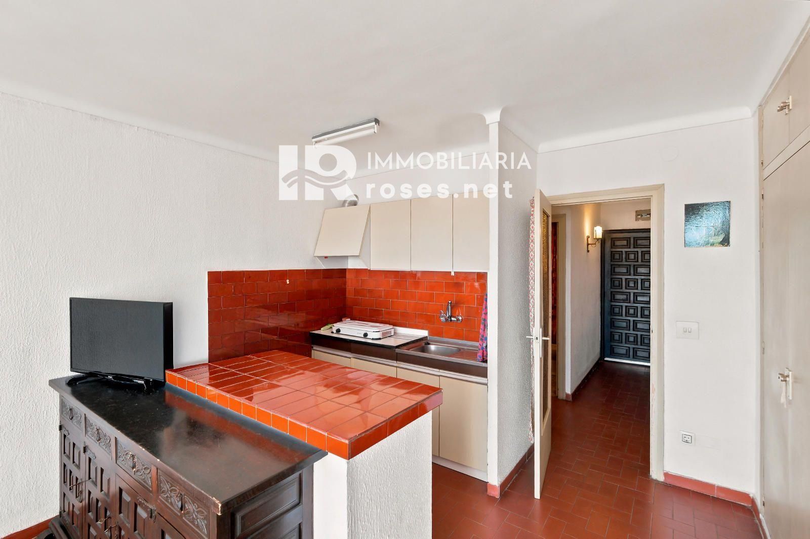 PORT GREC NAUTICA estudio a reformar, con vistas al canal principal de Empuriabrava