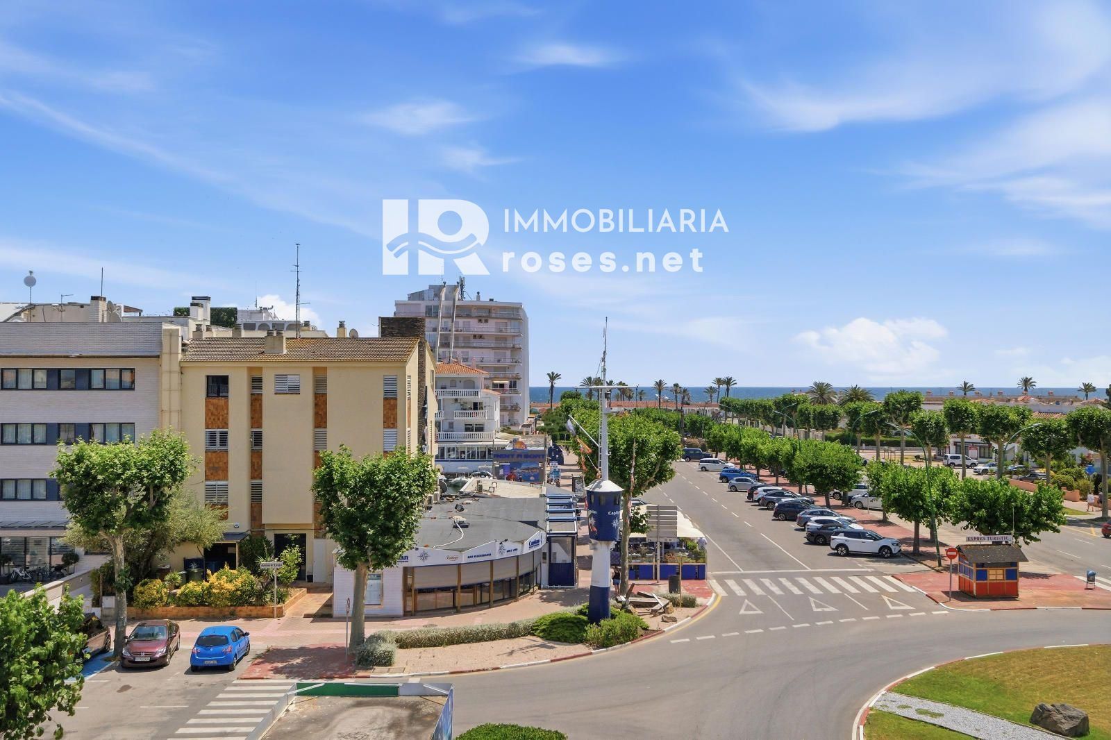 POBLAT TÍPIC Acogedor apartamento en pleno centro de Empuriabrava y a 400m de la playa