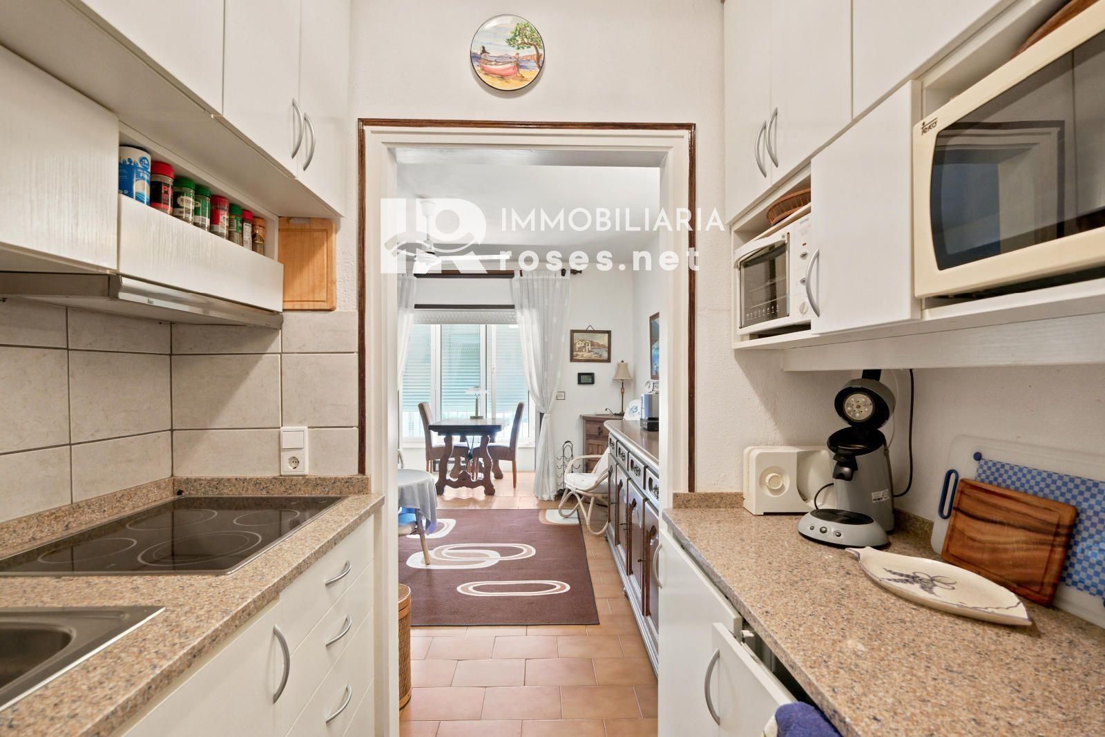 POBLAT TÍPIC Acogedor apartamento en pleno centro de Empuriabrava y a 400m de la playa