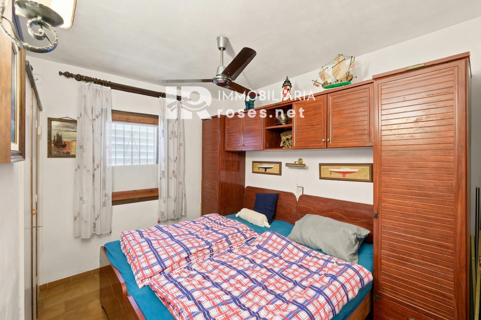 POBLAT TÍPIC Acogedor apartamento en pleno centro de Empuriabrava y a 400m de la playa