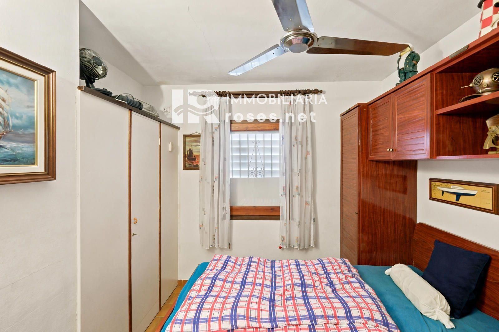 POBLAT TÍPIC Acogedor apartamento en pleno centro de Empuriabrava y a 400m de la playa