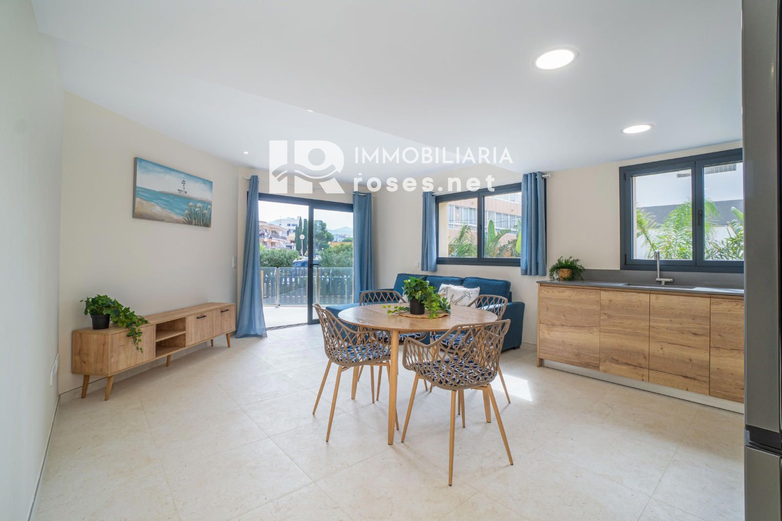 Planta baja de obra nueva con gran jardín y piscina privada