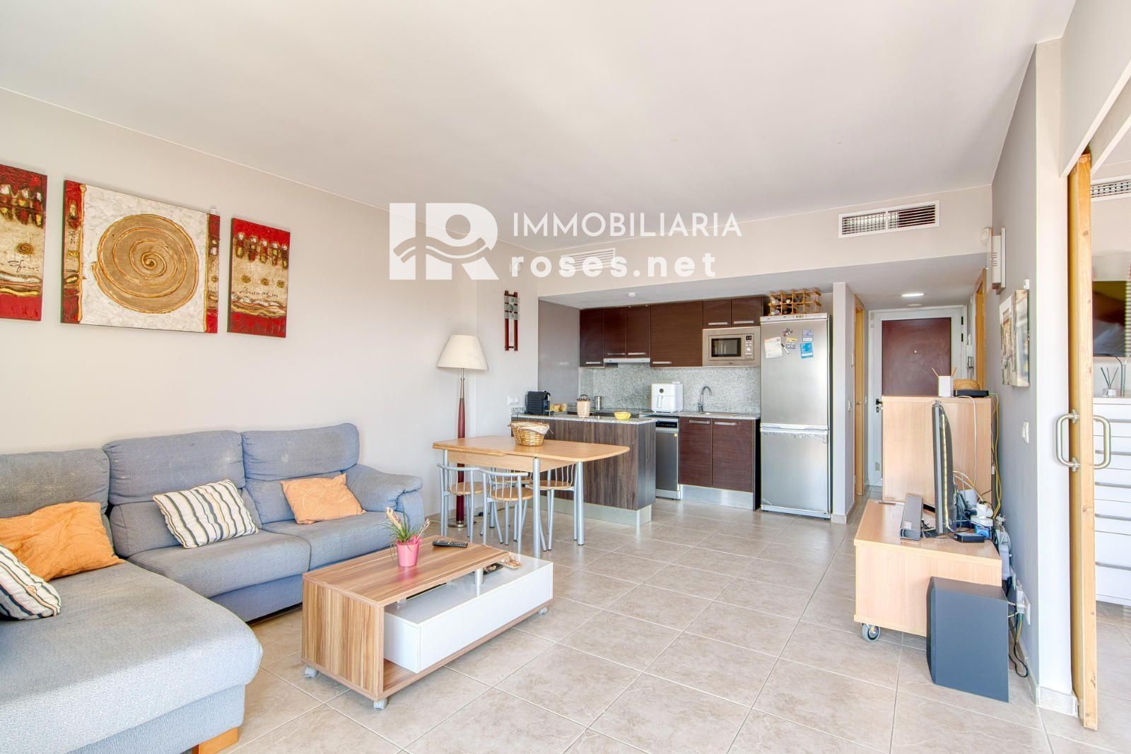 Luminoso ático con terraza, piscinas, parking y trastero en Santa Margarida