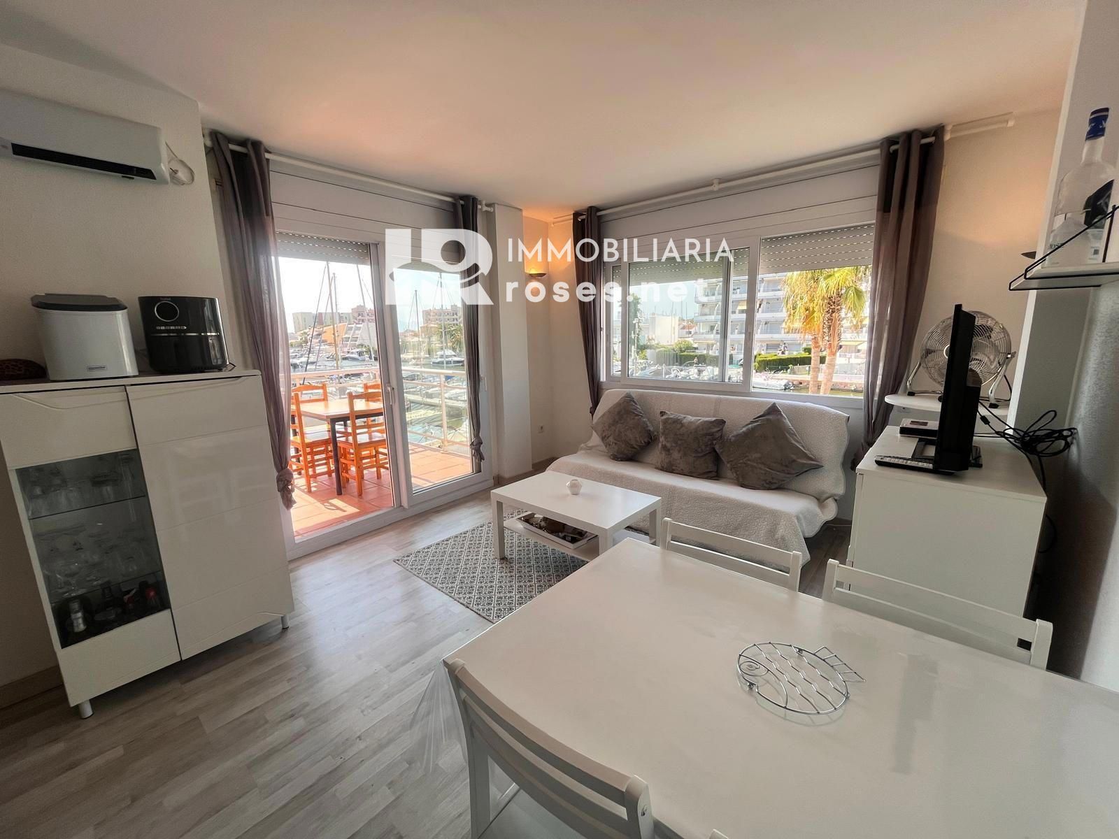 PORT CANIGÓ II Elegante apartamento de 1 dormitorio con terraza y vistas al canal