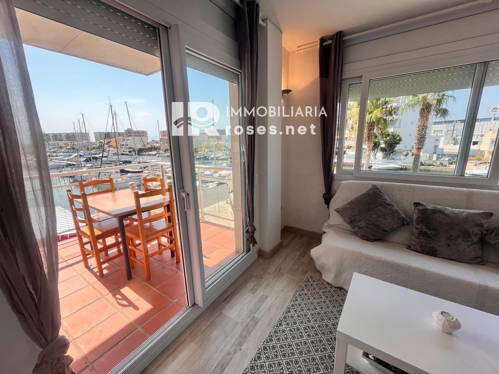 PORT CANIGÓ II Elegante apartamento de 1 dormitorio con terraza y vistas al canal