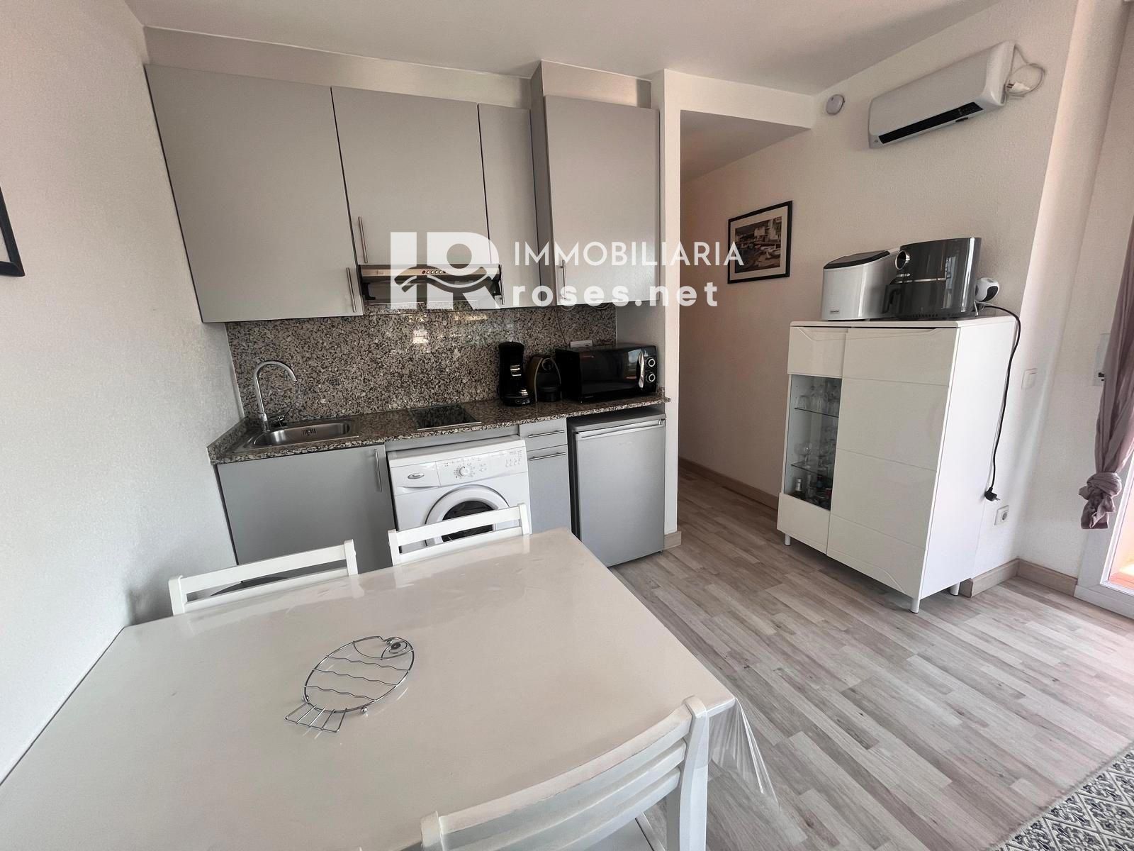PORT CANIGÓ II Elegante apartamento de 1 dormitorio con terraza y vistas al canal