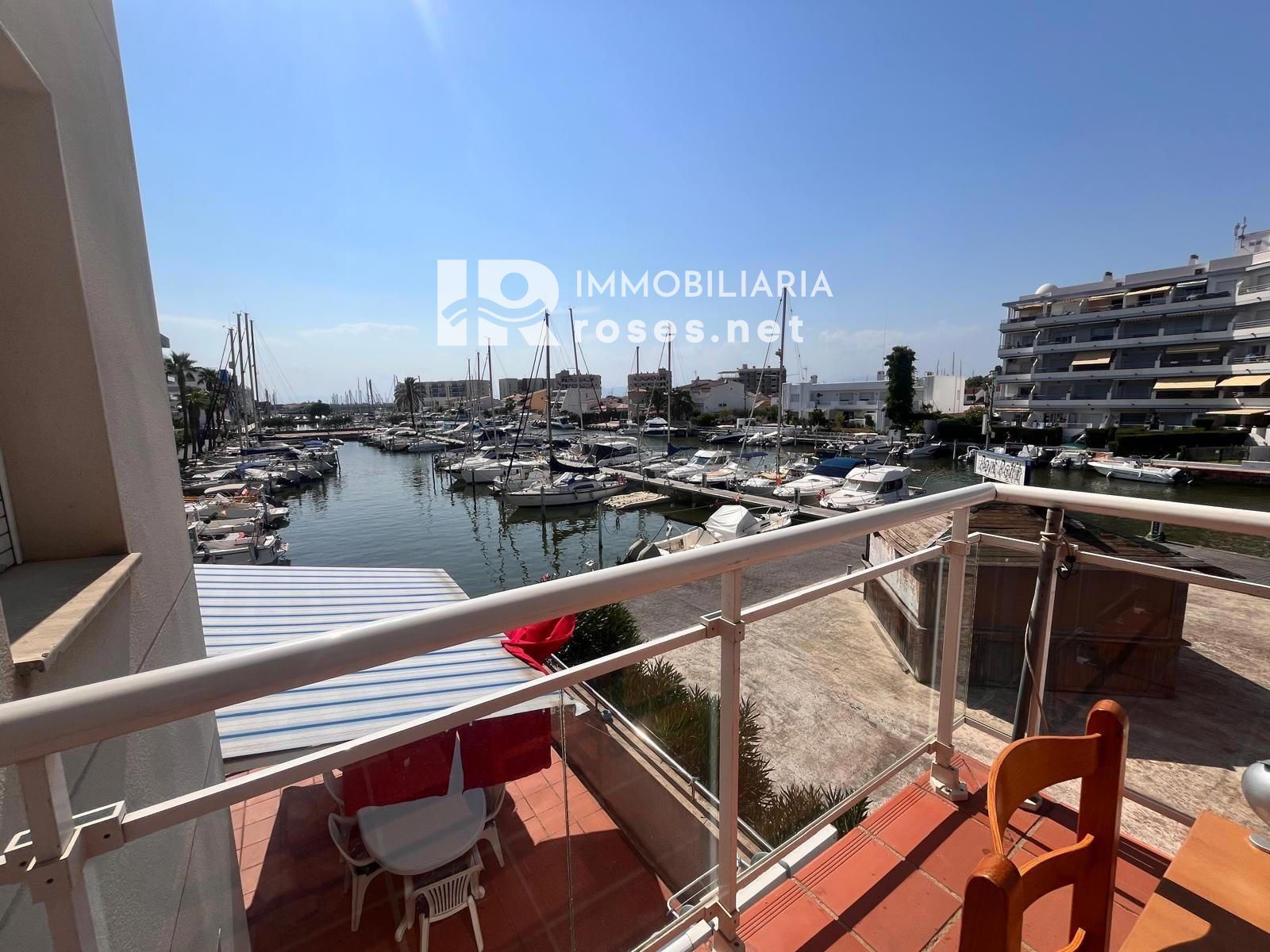 PORT CANIGÓ II Elegante apartamento de 1 dormitorio con terraza y vistas al canal