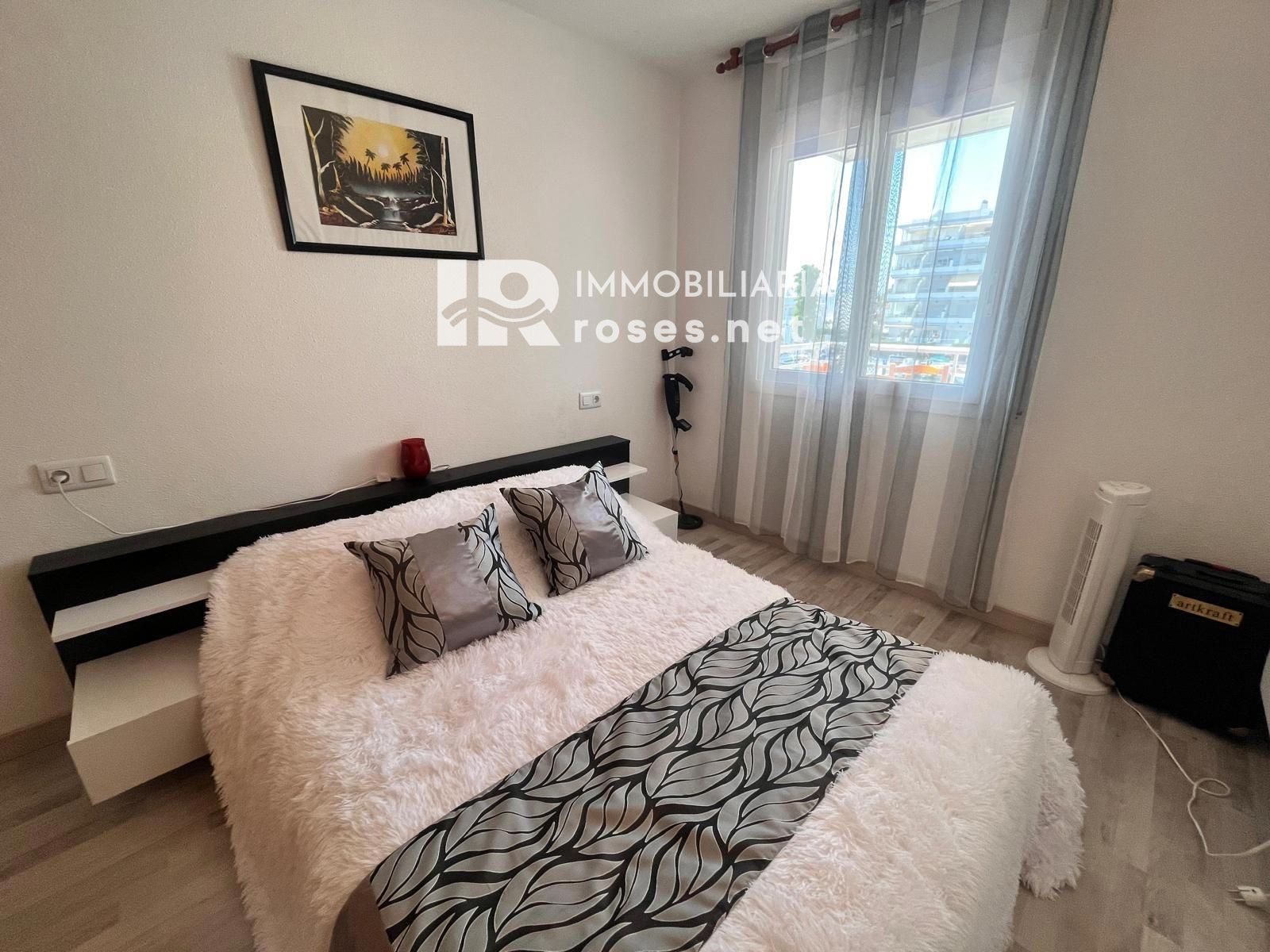 PORT CANIGÓ II Elegante apartamento de 1 dormitorio con terraza y vistas al canal