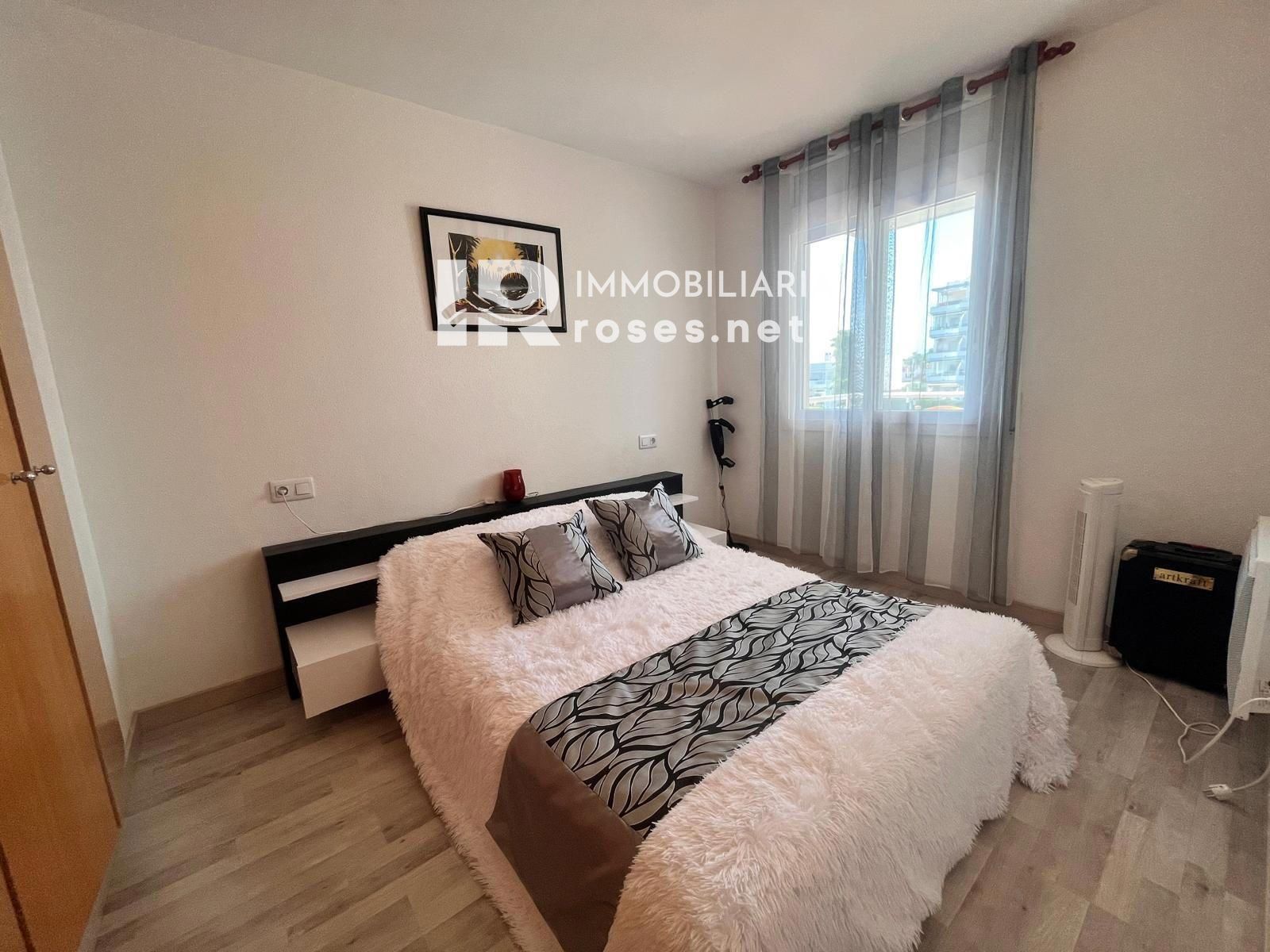 PORT CANIGÓ II Elegante apartamento de 1 dormitorio con terraza y vistas al canal