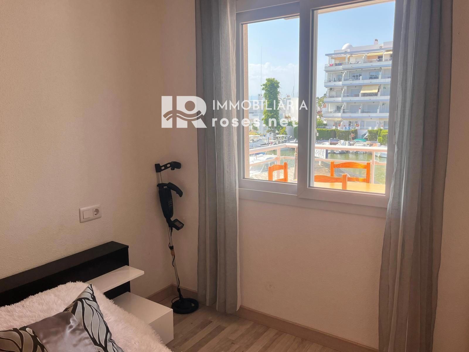 PORT CANIGÓ II Elegante apartamento de 1 dormitorio con terraza y vistas al canal