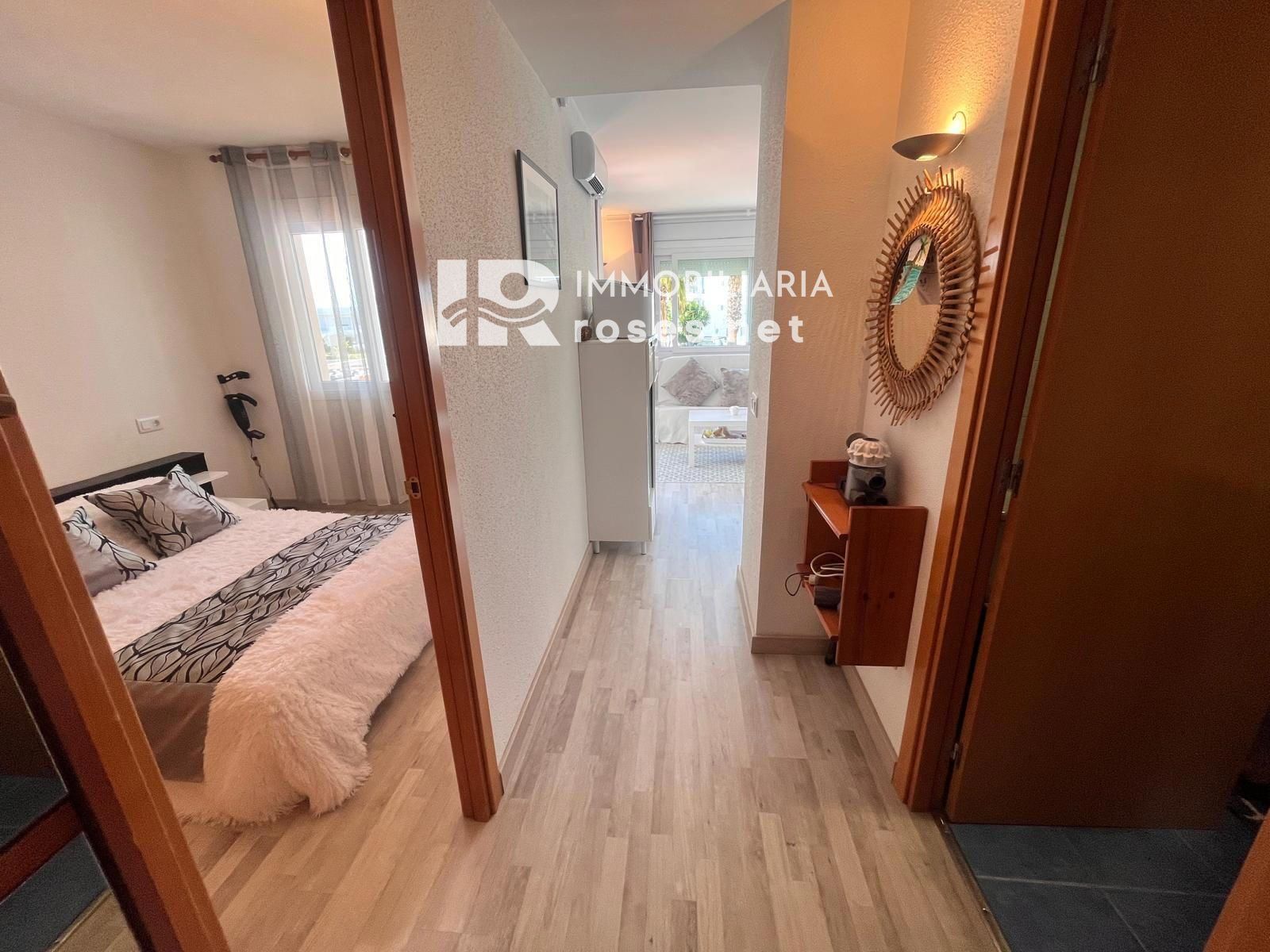 PORT CANIGÓ II Elegante apartamento de 1 dormitorio con terraza y vistas al canal