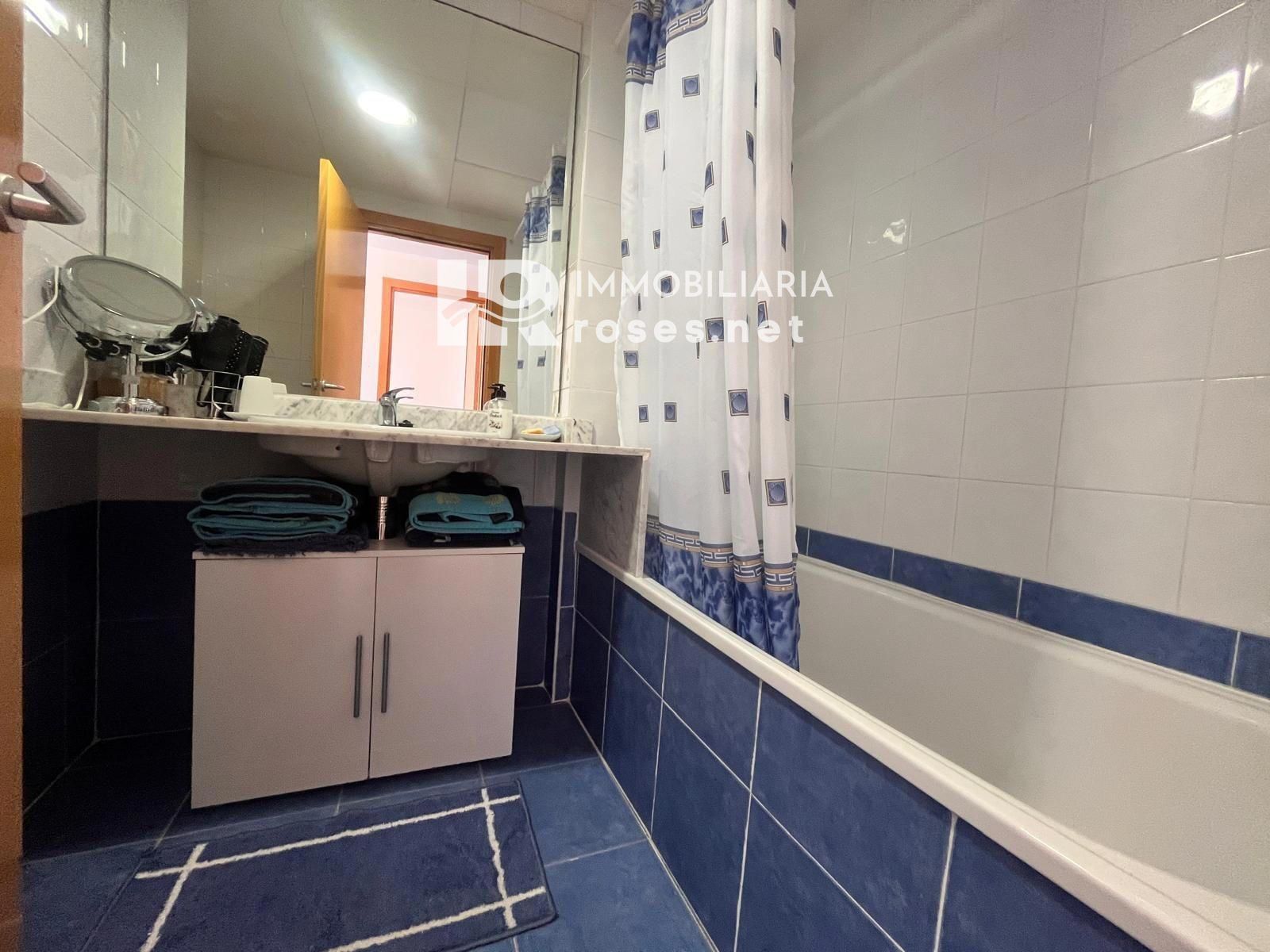 PORT CANIGÓ II Elegante apartamento de 1 dormitorio con terraza y vistas al canal