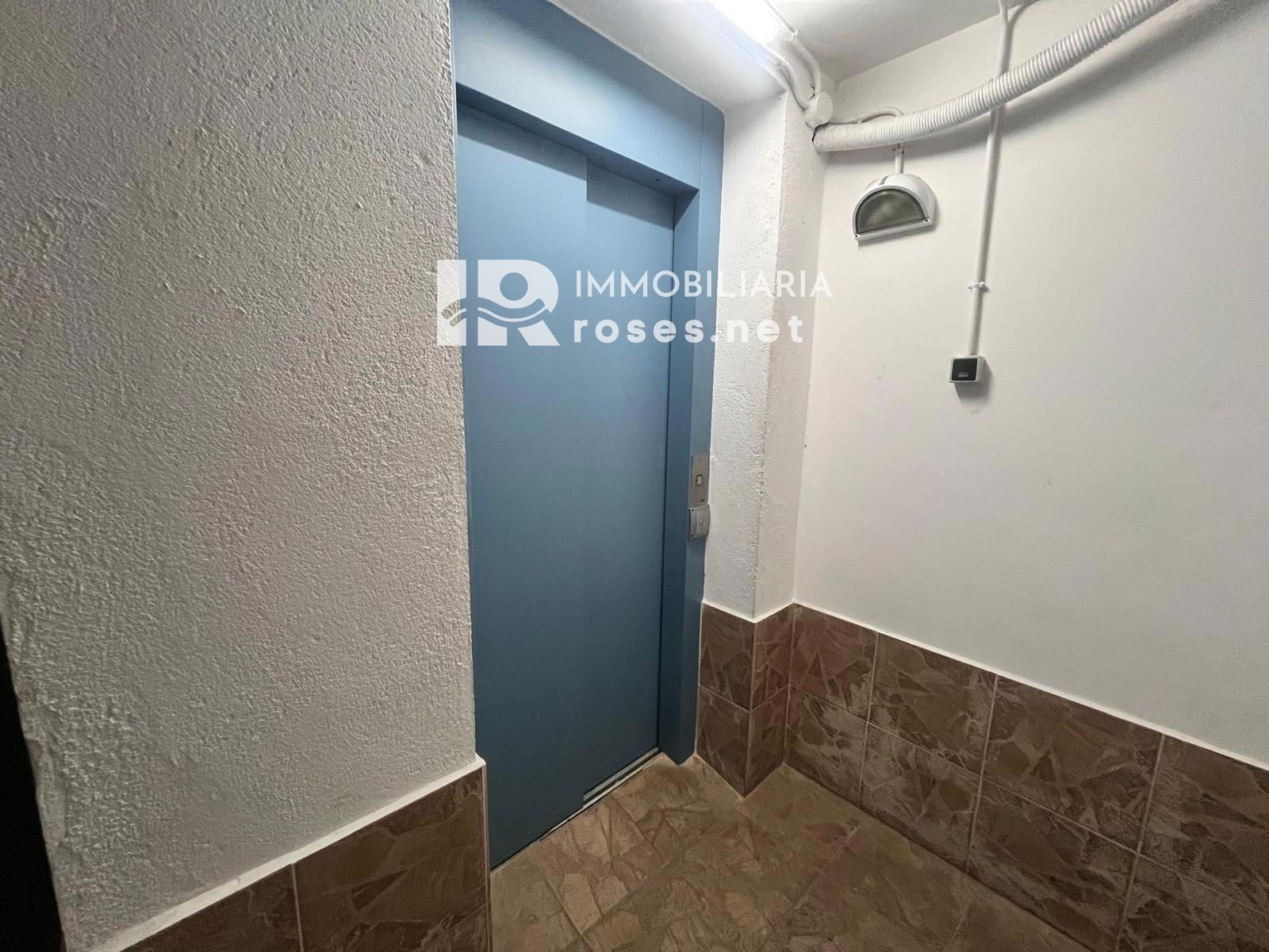PORT CANIGÓ II Elegante apartamento de 1 dormitorio con terraza y vistas al canal