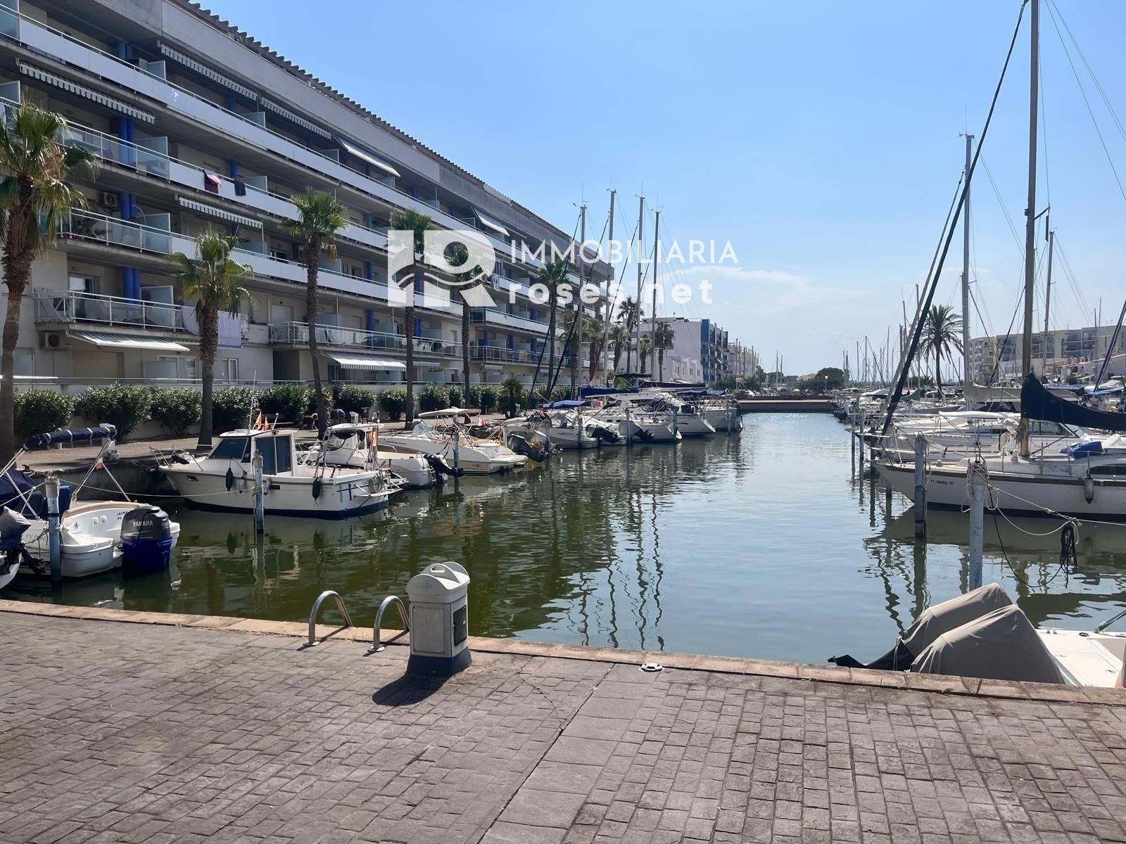 PORT CANIGÓ II Elegante apartamento de 1 dormitorio con terraza y vistas al canal