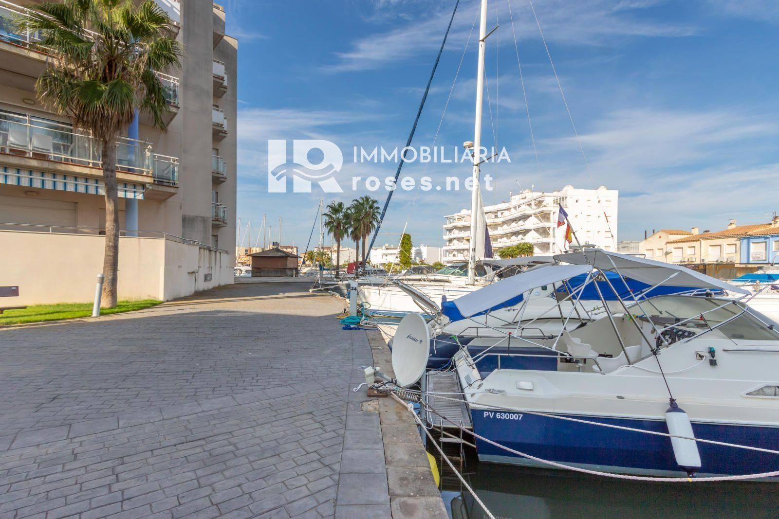 PORT CANIGÓ II Elegante apartamento de 1 dormitorio con terraza y vistas al canal