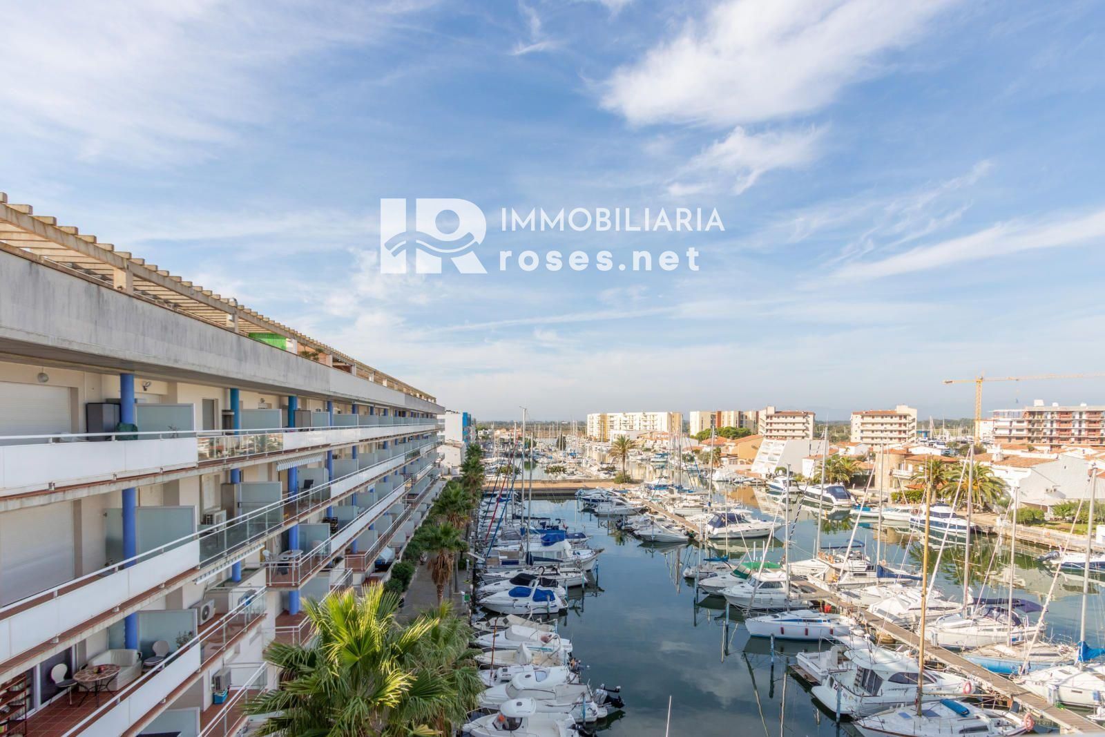PORT CANIGÓ II Elegante apartamento de 1 dormitorio con terraza y vistas al canal