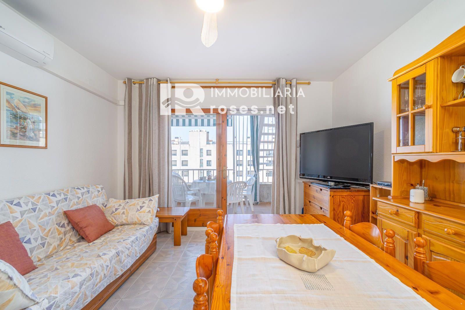 PORT MOXÓ Encantador apartamento de 2 dormitorios con vistas al canal, solárium y parking privado exterior