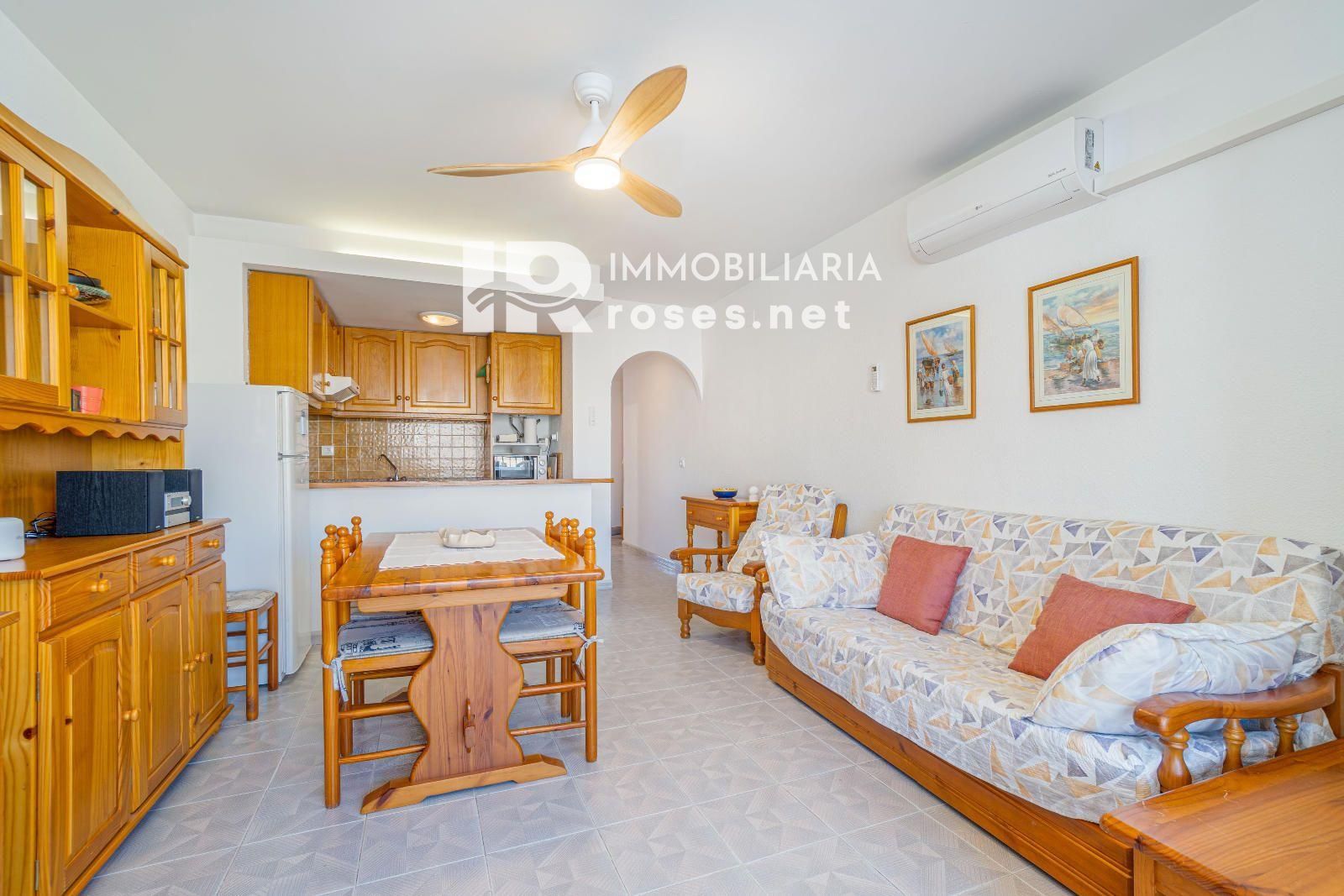 PORT MOXÓ Encantador apartamento de 2 dormitorios con vistas al canal, solárium y parking privado exterior