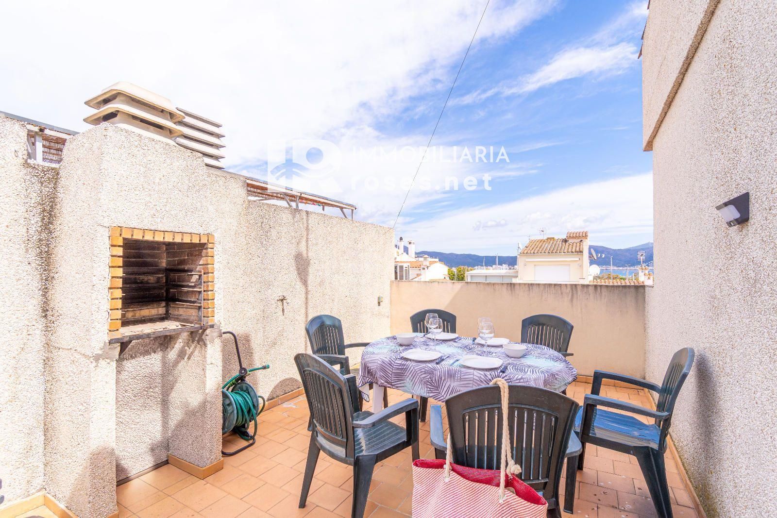 PORT MOXÓ Encantador apartamento de 2 dormitorios con vistas al canal, solárium y parking privado exterior