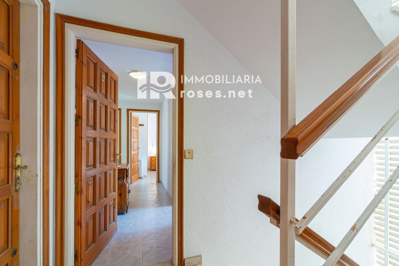 PORT MOXÓ Encantador apartamento de 2 dormitorios con vistas al canal, solárium y parking privado exterior